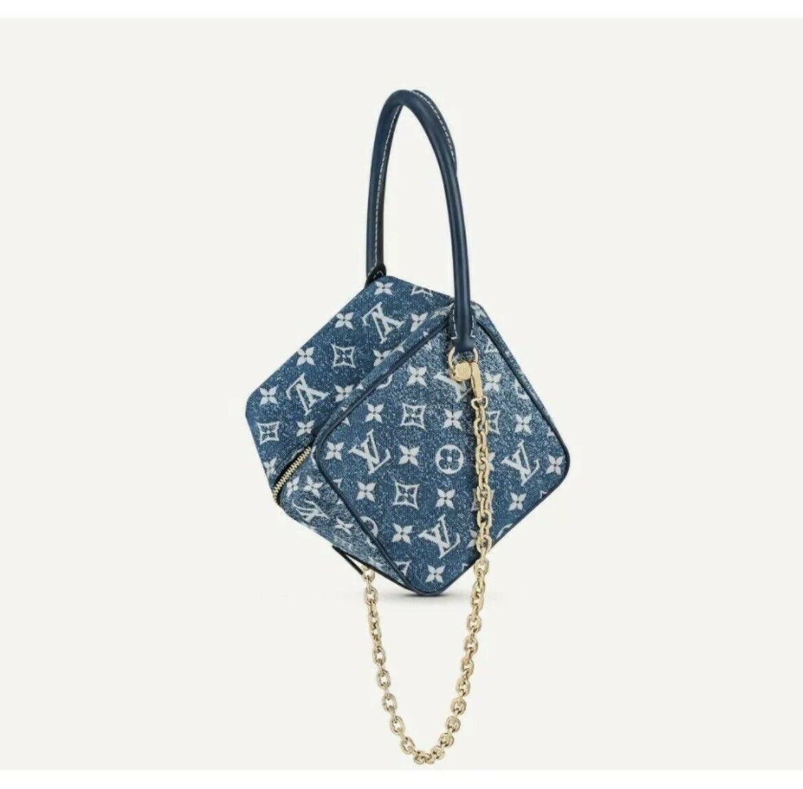 Bandoulière Square Bag - Endless - UAE Rental and Resale for Women's Fashion