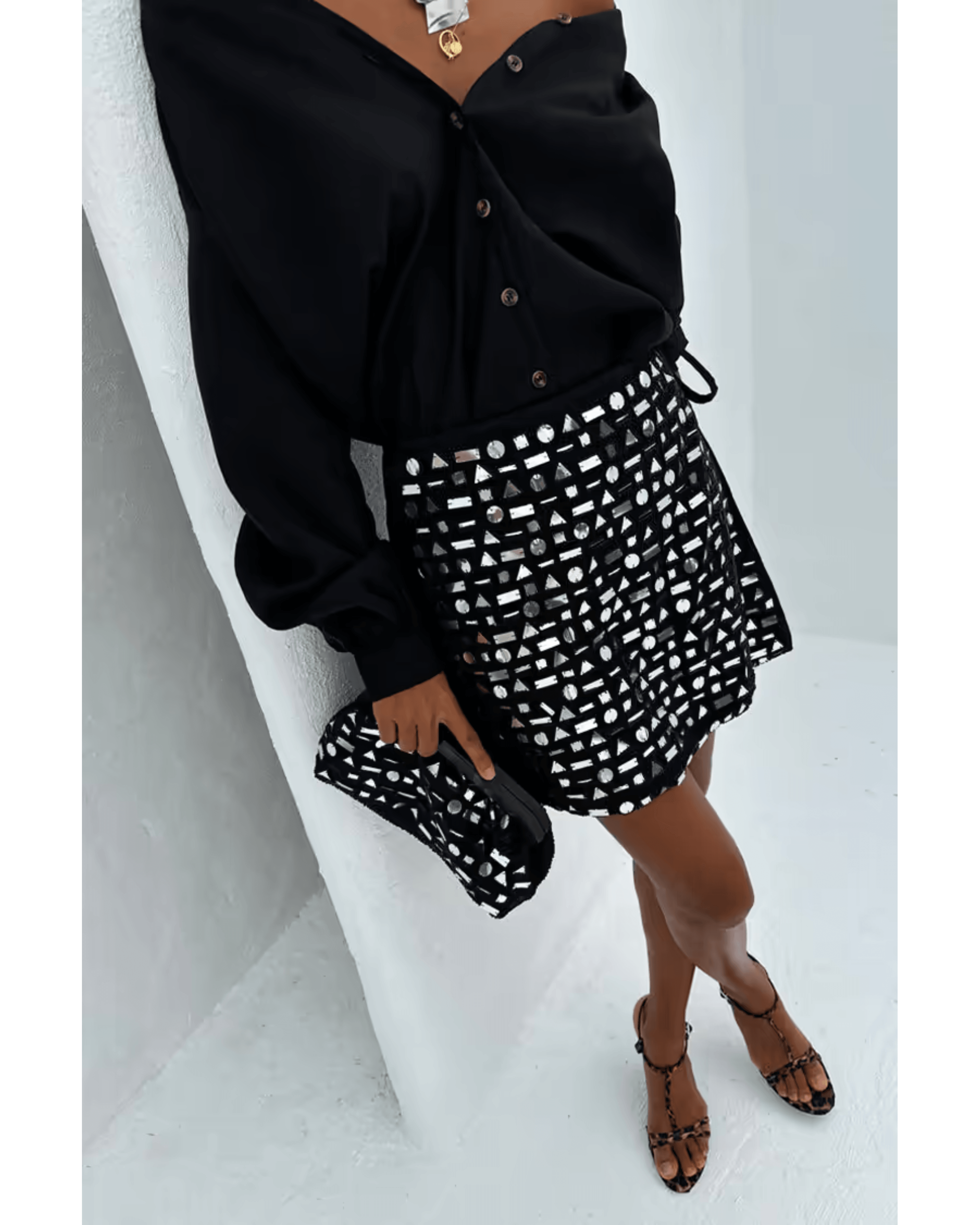 Black Beaded Mirror Skirt - Endless - UAE Rental and Resale for Women's Fashion