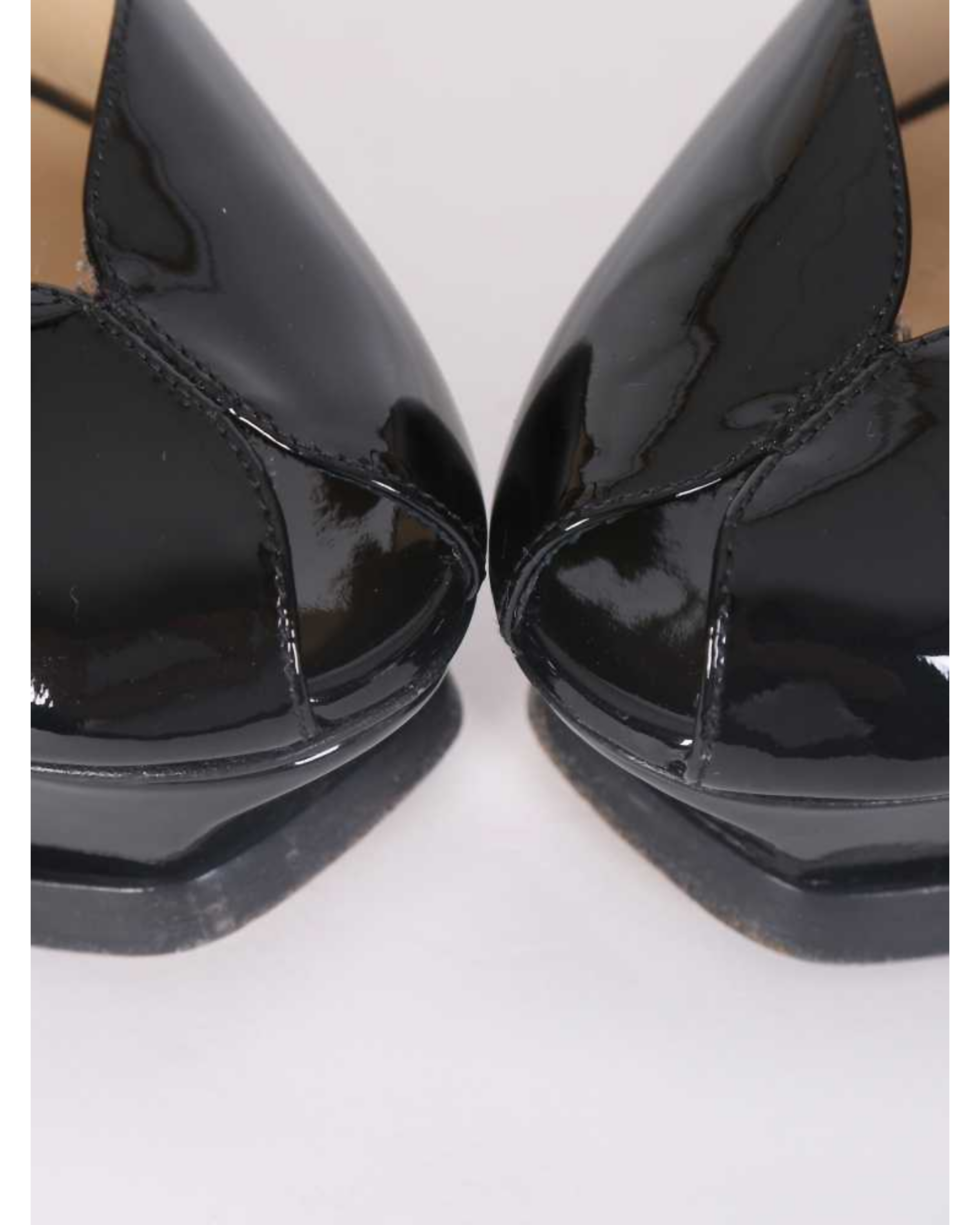 Black Patent Leather Tribute Mary Jane Pumps - Endless - UAE Rental and Resale for Women's Fashion
