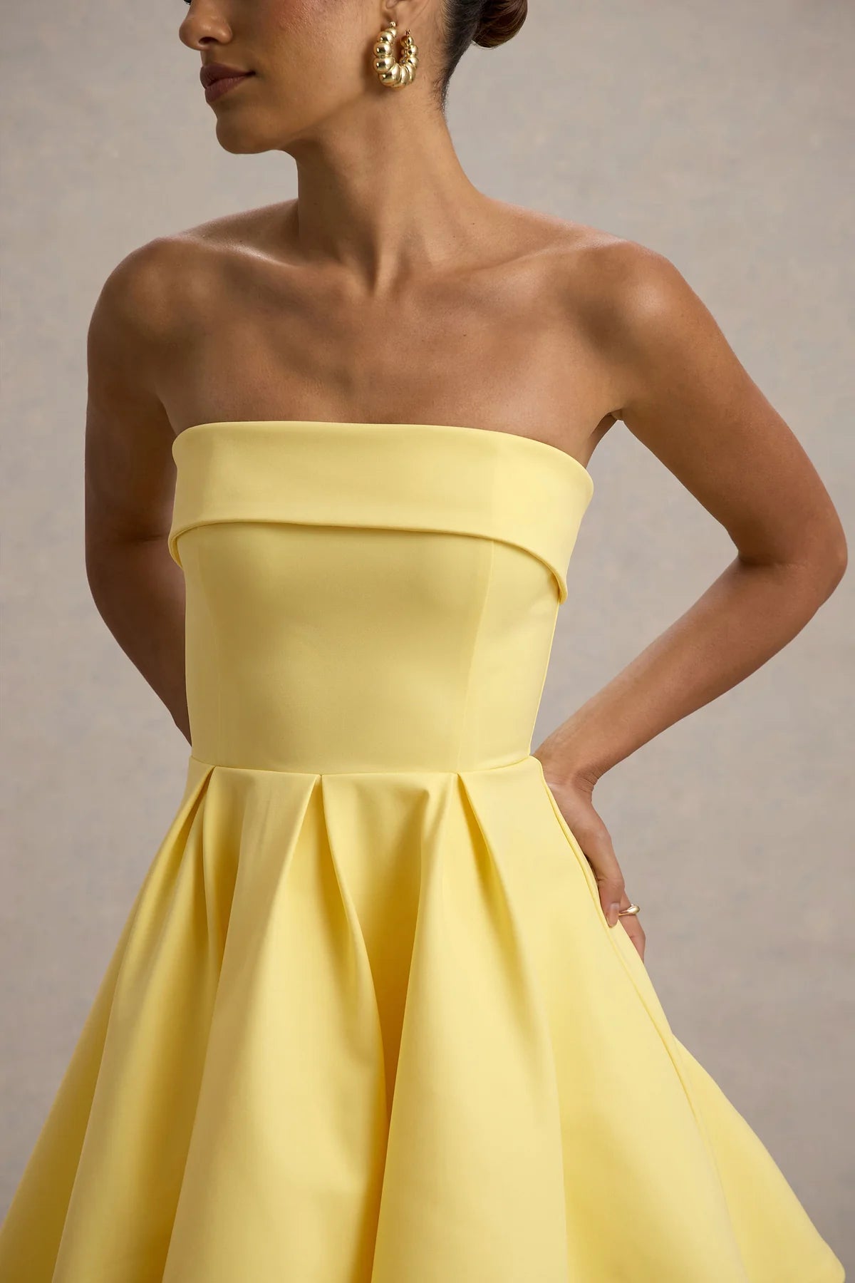 Bruna Lemon Bandeau Skater Mini Dress - Endless - UAE Rental and Resale for Women's Fashion