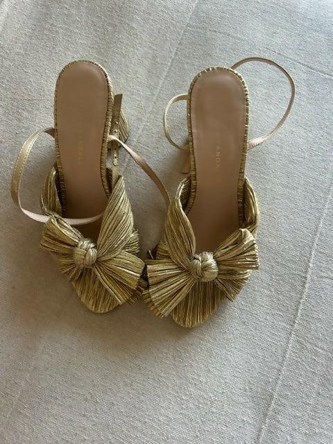 Camellia Gold Pleated Bow Heel - Endless - UAE Rental and Resale for Women's Fashion