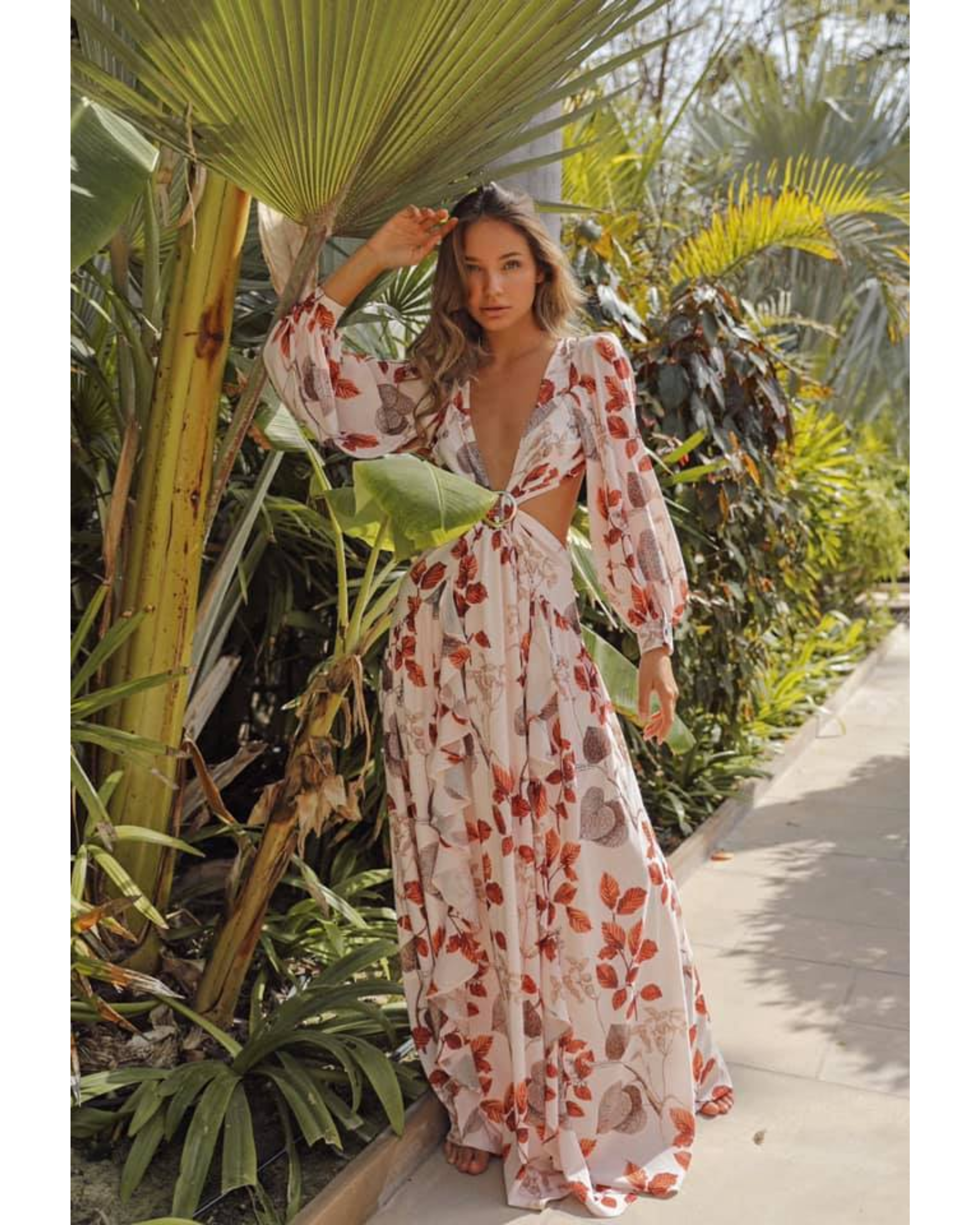 Cut Out Maxi Dress - Endless - UAE Rental and Resale for Women's Fashion