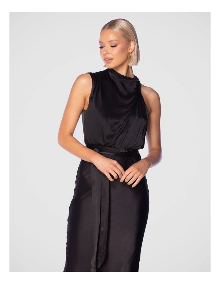 Dakotah Midi Dress - Endless - UAE Rental and Resale for Women's Fashion