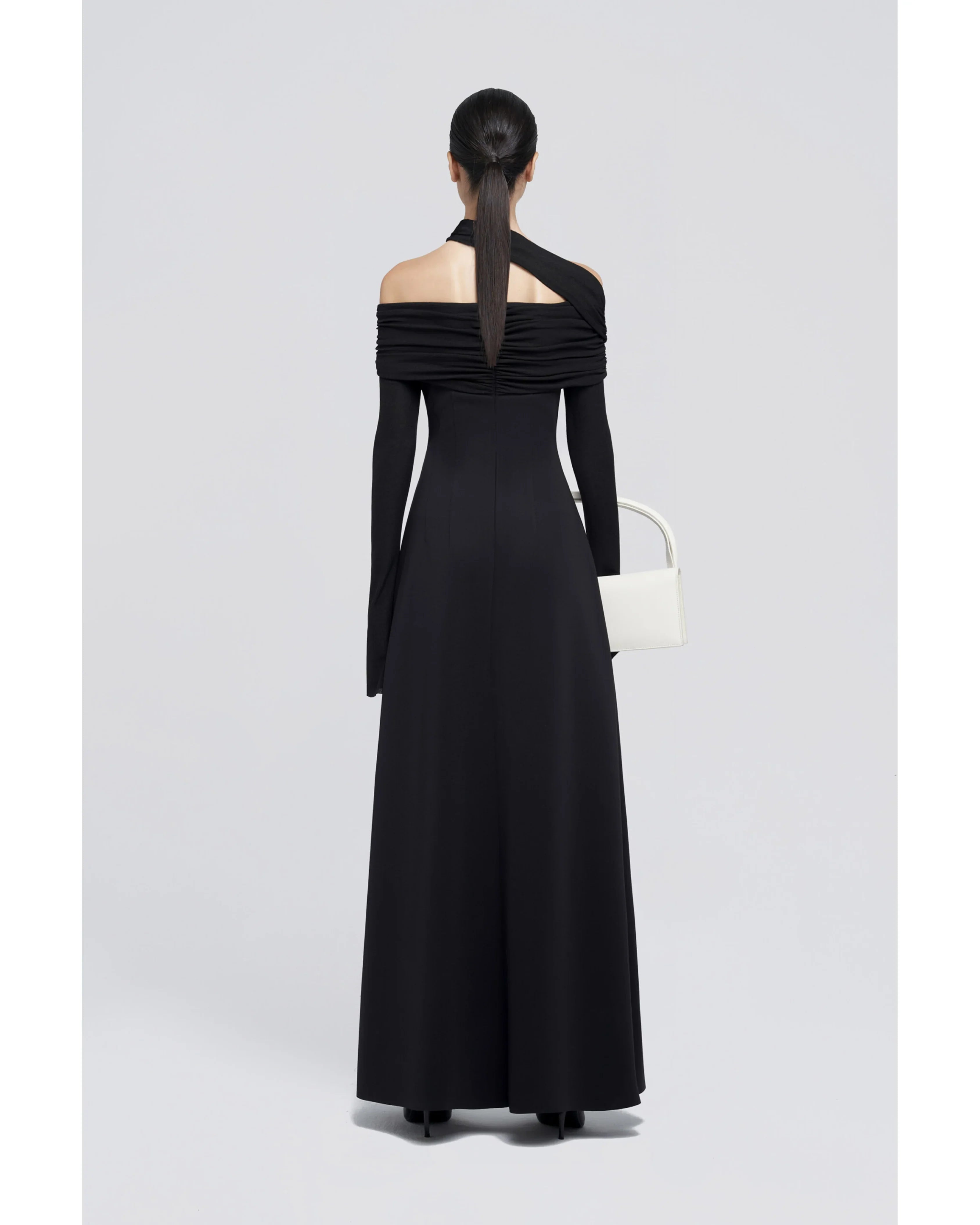 Dione Maxi Dress - Endless - UAE Rental and Resale for Women's Fashion