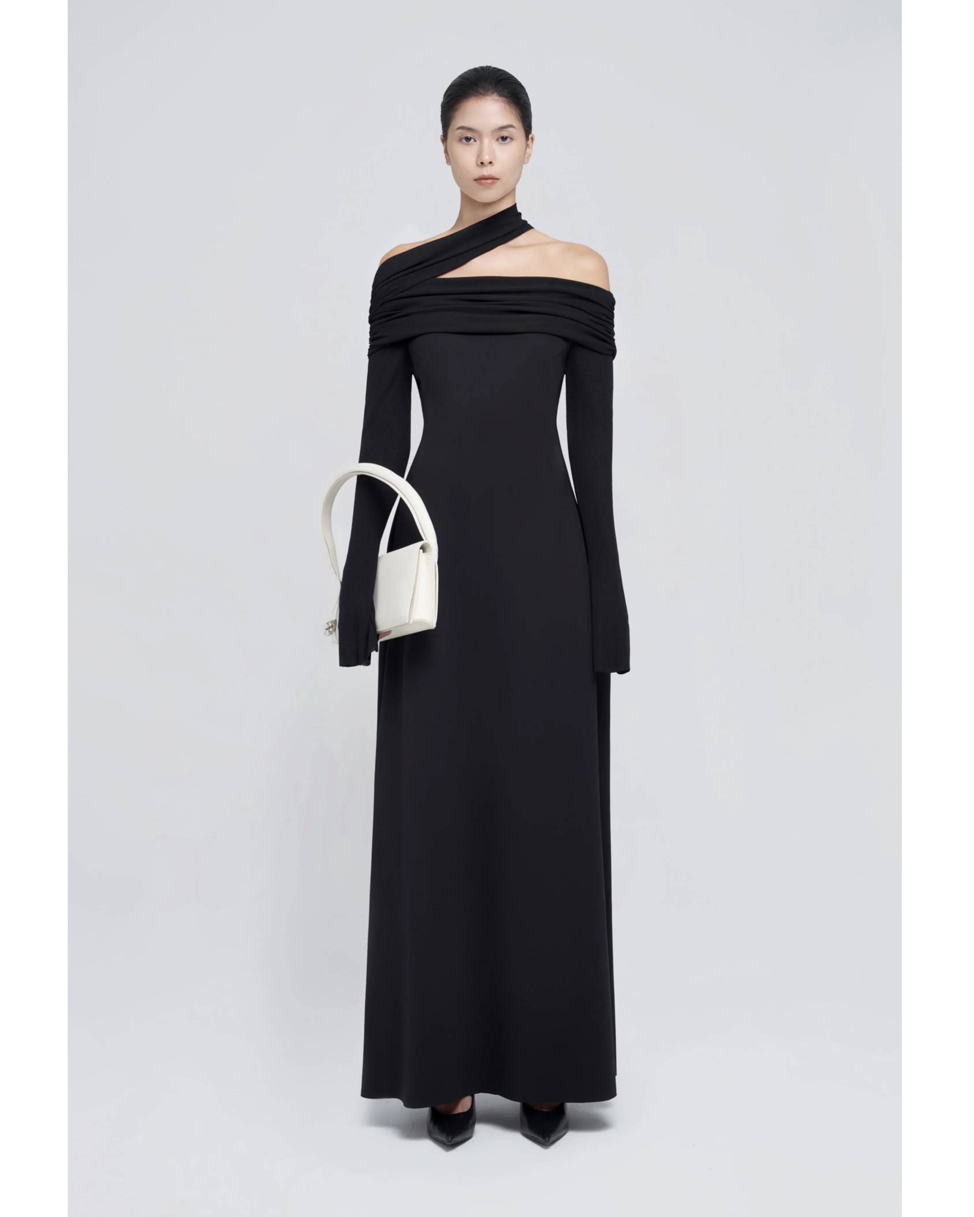 Dione Maxi Dress - Endless - UAE Rental and Resale for Women's Fashion