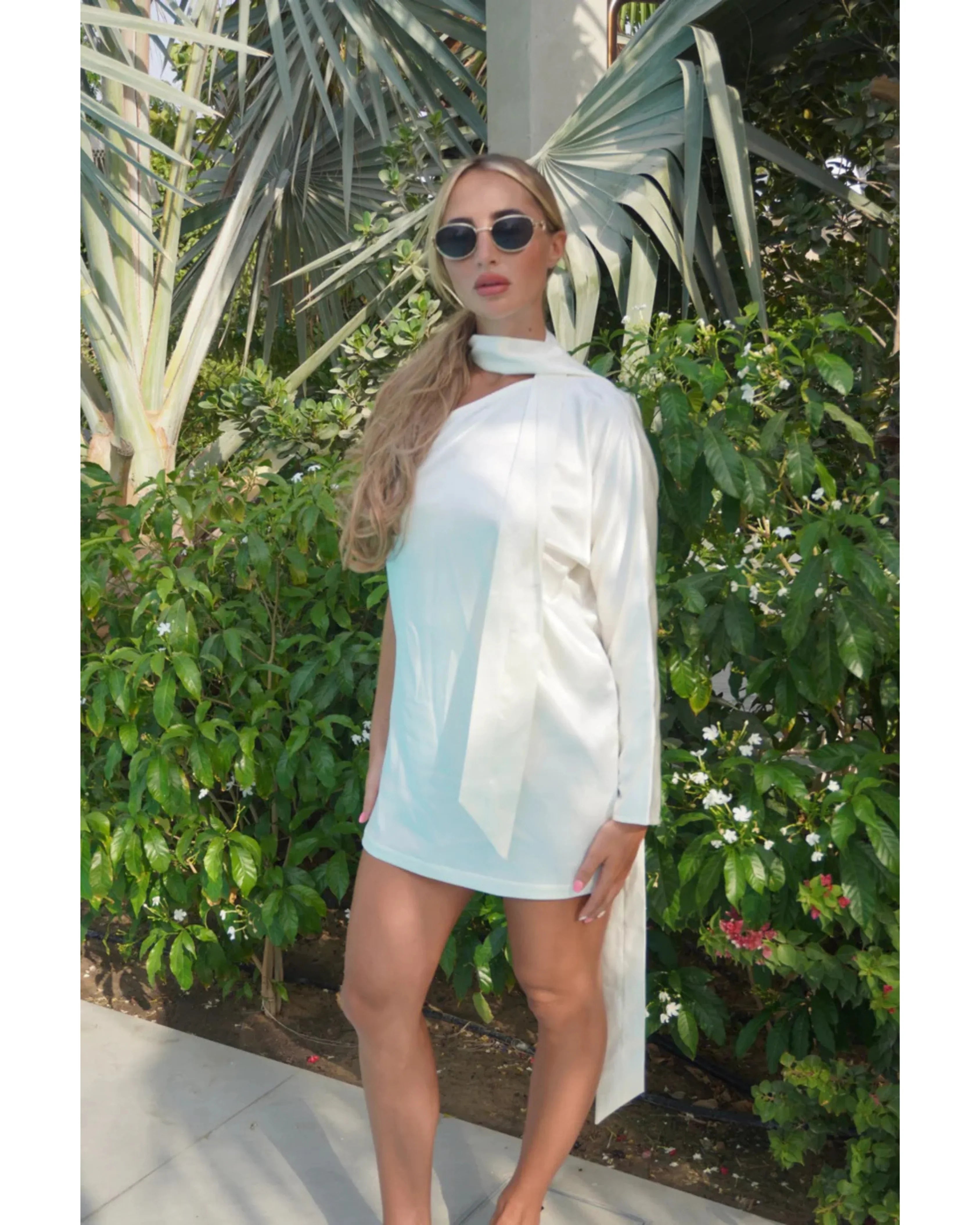 Florence Mini Dress - Endless - UAE Rental and Resale for Women's Fashion