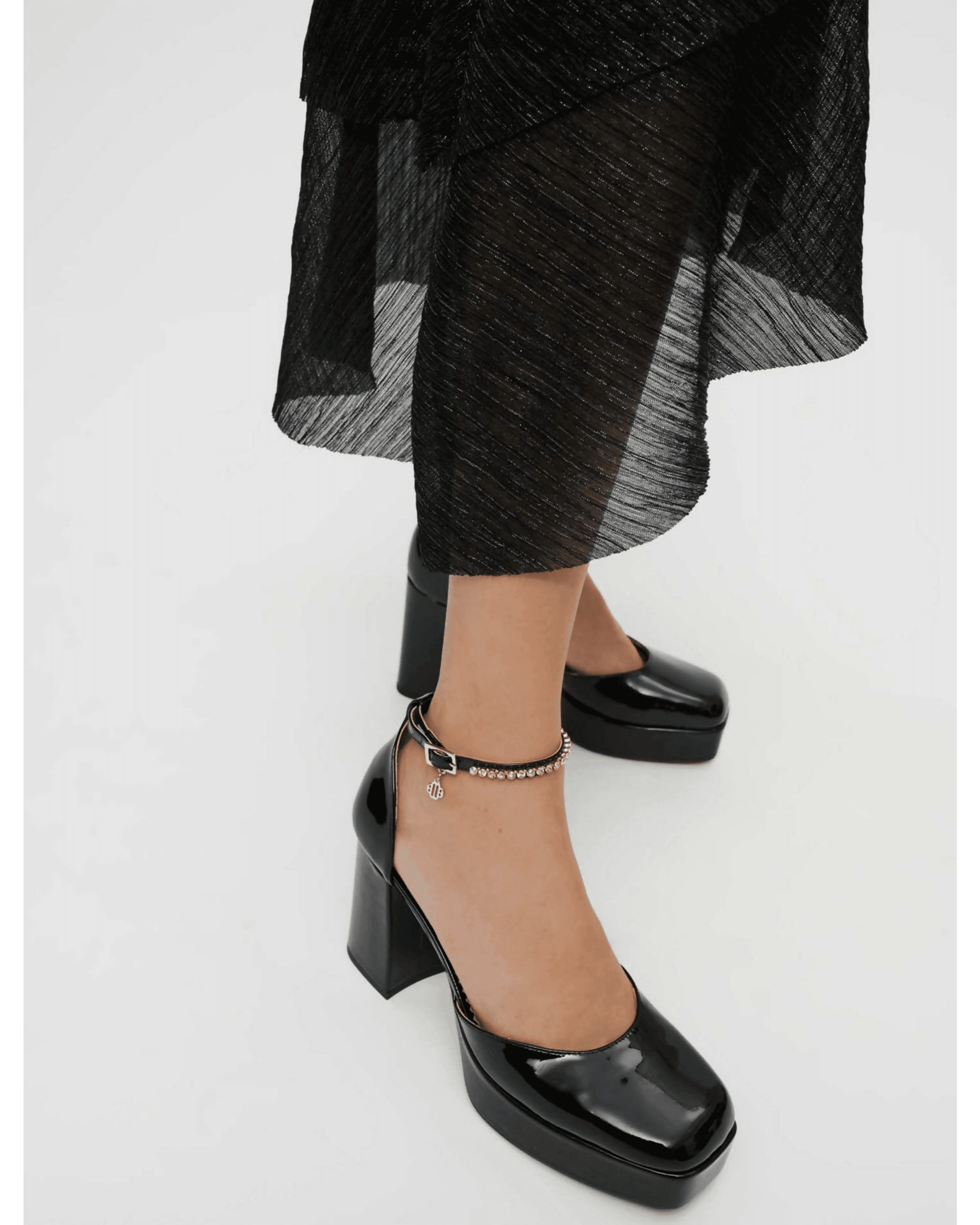 Franci Platform Pumps in Patemt Leather - Endless - UAE Rental and Resale for Women's Fashion