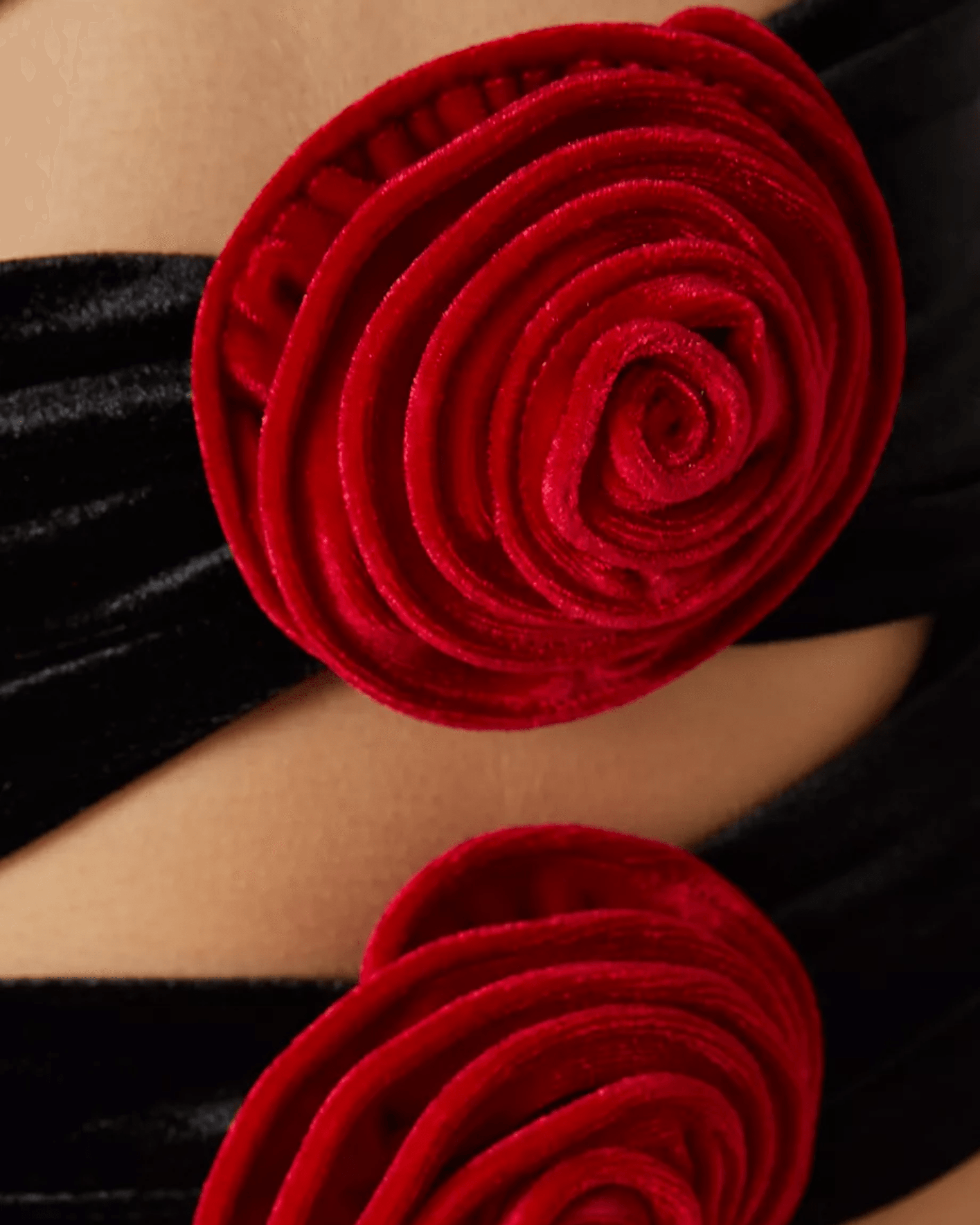 Gatsby Top in Stretch Velvet - Endless - UAE Rental and Resale for Women's Fashion
