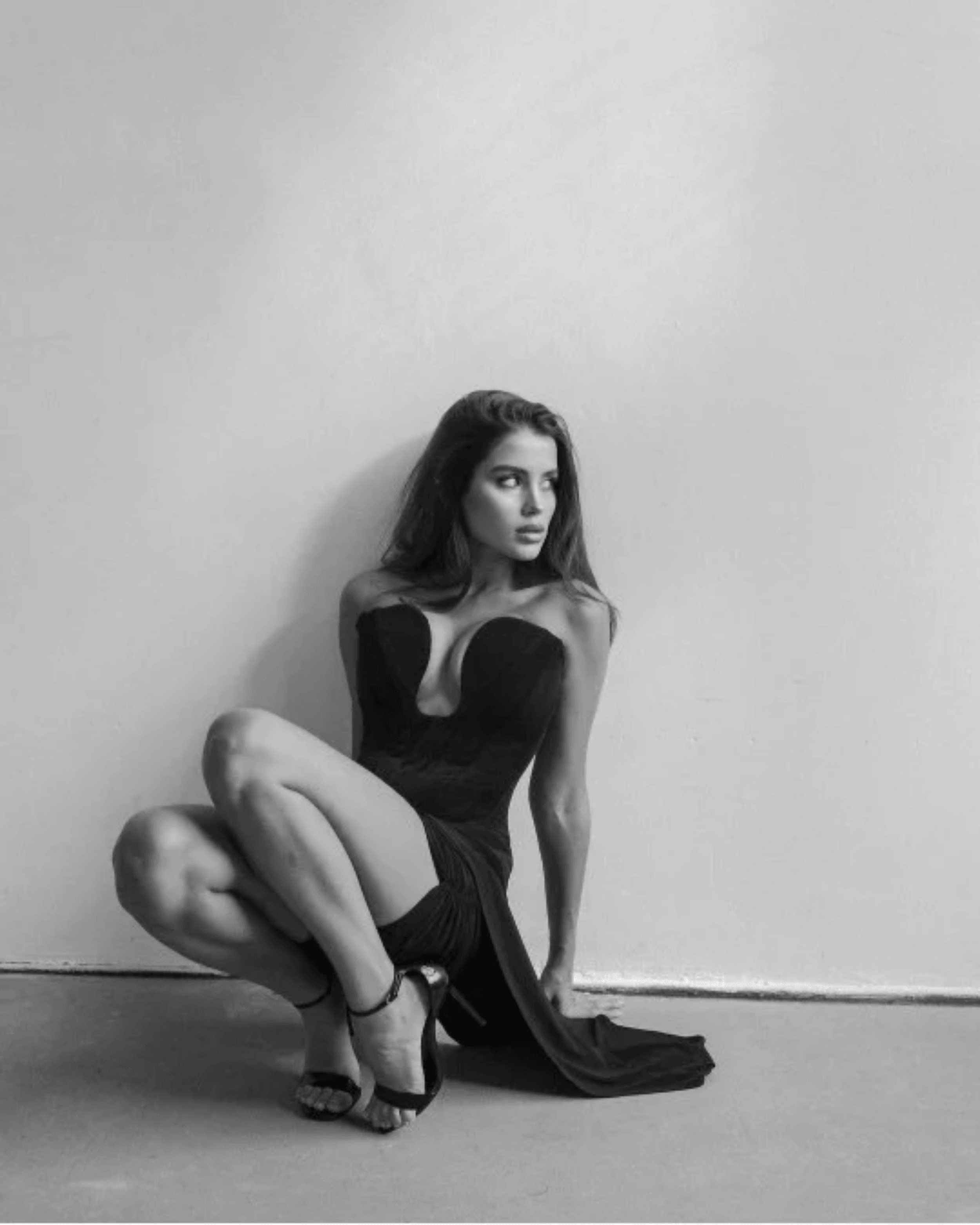 Heart Corset - Endless - UAE Rental and Resale for Women's Fashion
