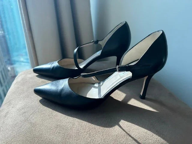 Leather D'Orsay Pumps - Endless - UAE Rental and Resale for Women's Fashion