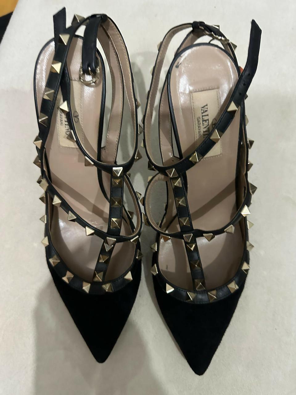 Leather Rockstud Pointed Toe Ankle Strap Sandals - Endless - UAE Rental and Resale for Women's Fashion
