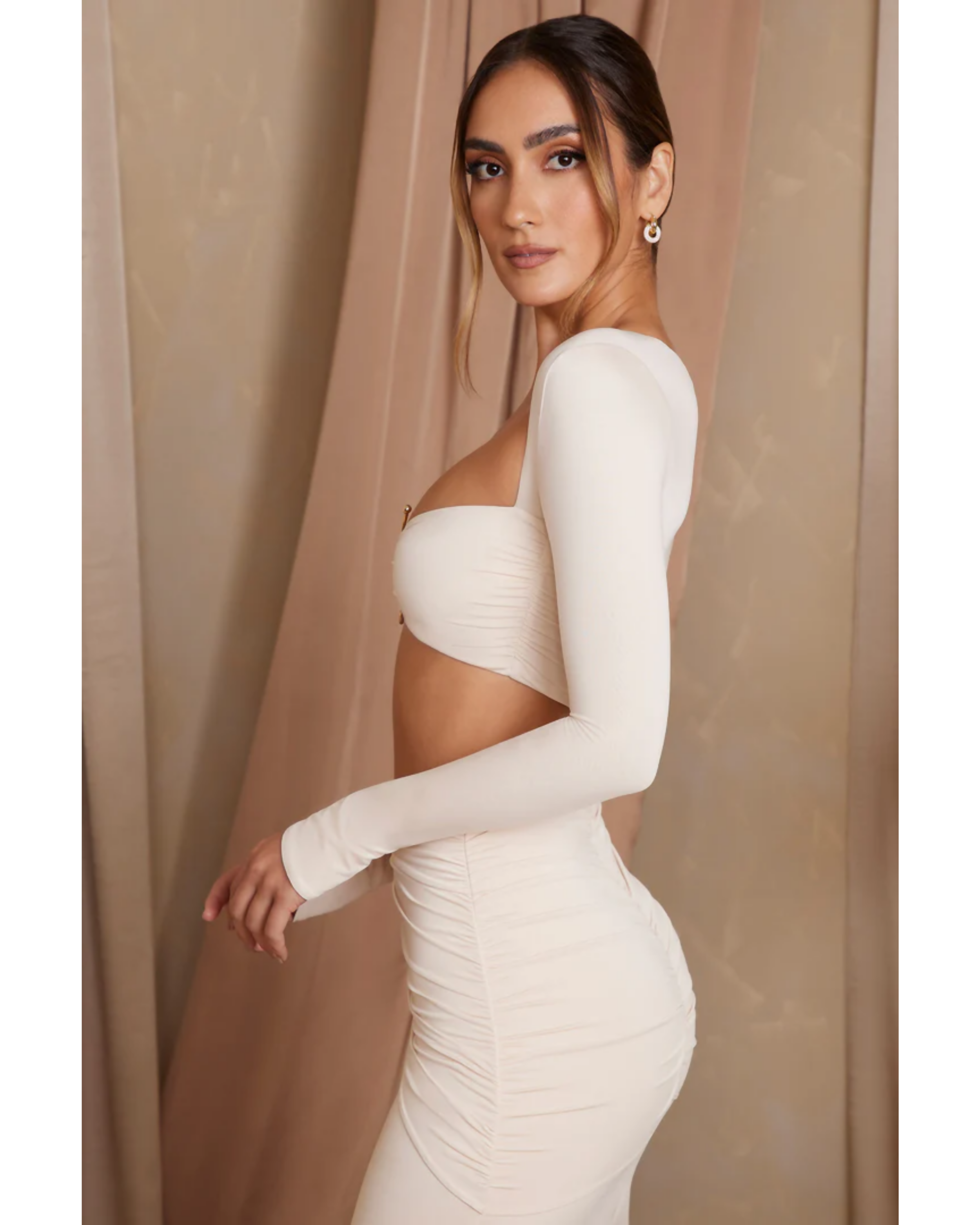 Maeva Long Sleeve Ruched Crop Top - Endless - UAE Rental and Resale for Women's Fashion