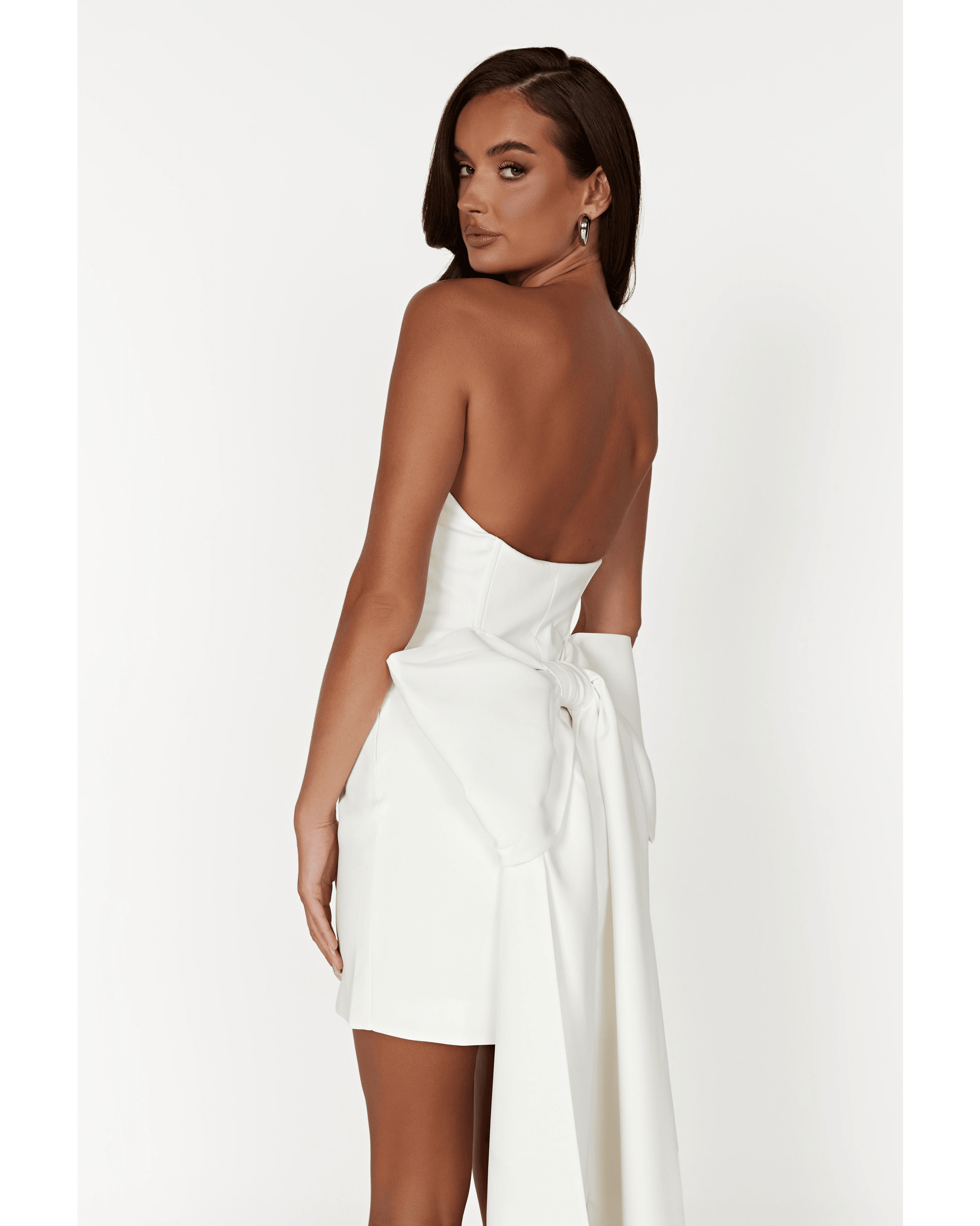 Meredith Strapless Bow Mini Dress - Endless - UAE Rental and Resale for Women's Fashion