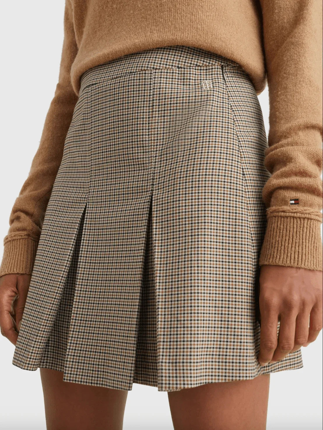 Mini Houndstooth Blazer & Skirt Co-ord - Endless - UAE Rental and Resale for Women's Fashion