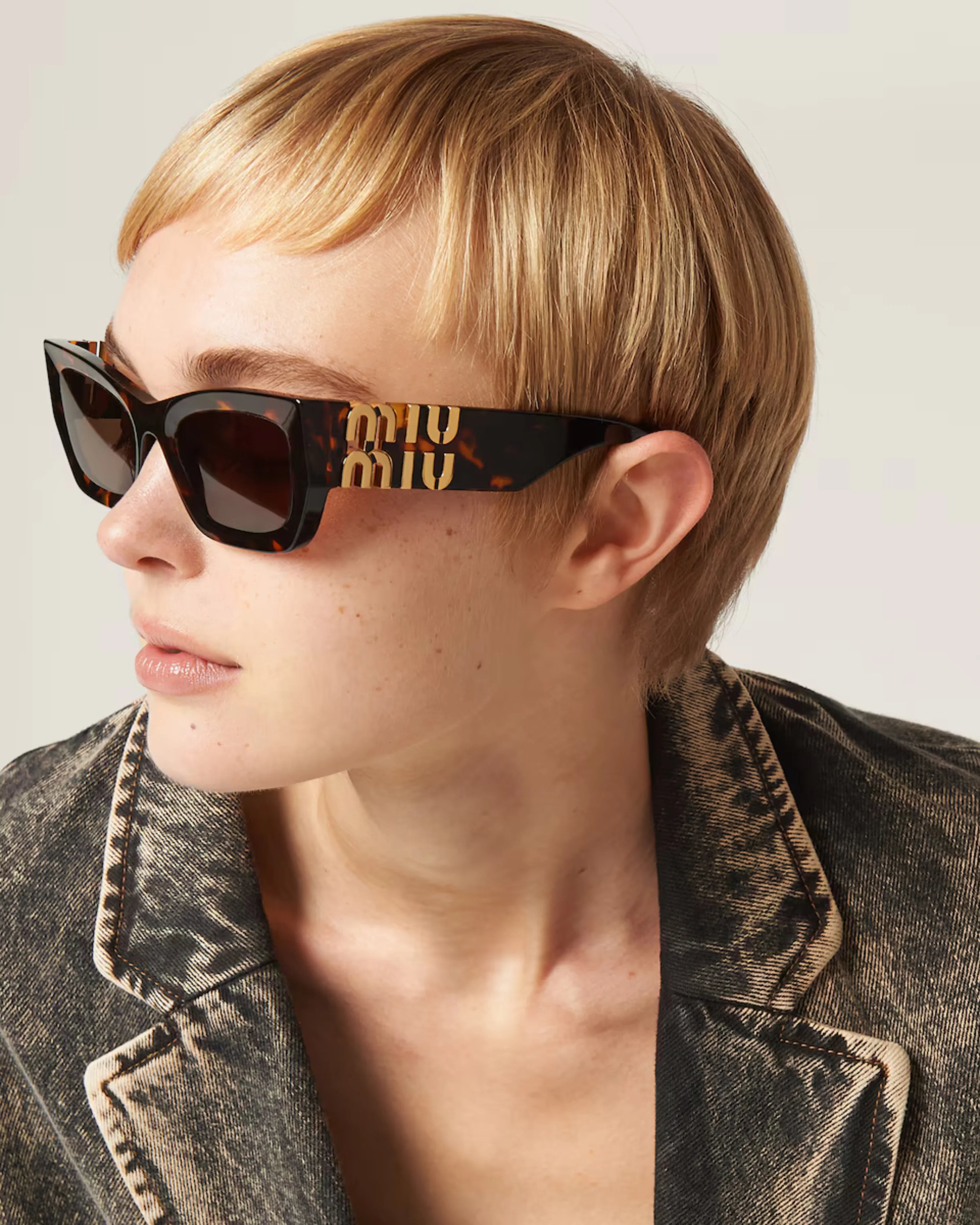 Miu Glimpse Sunglasses - Endless - UAE Rental and Resale for Women's Fashion