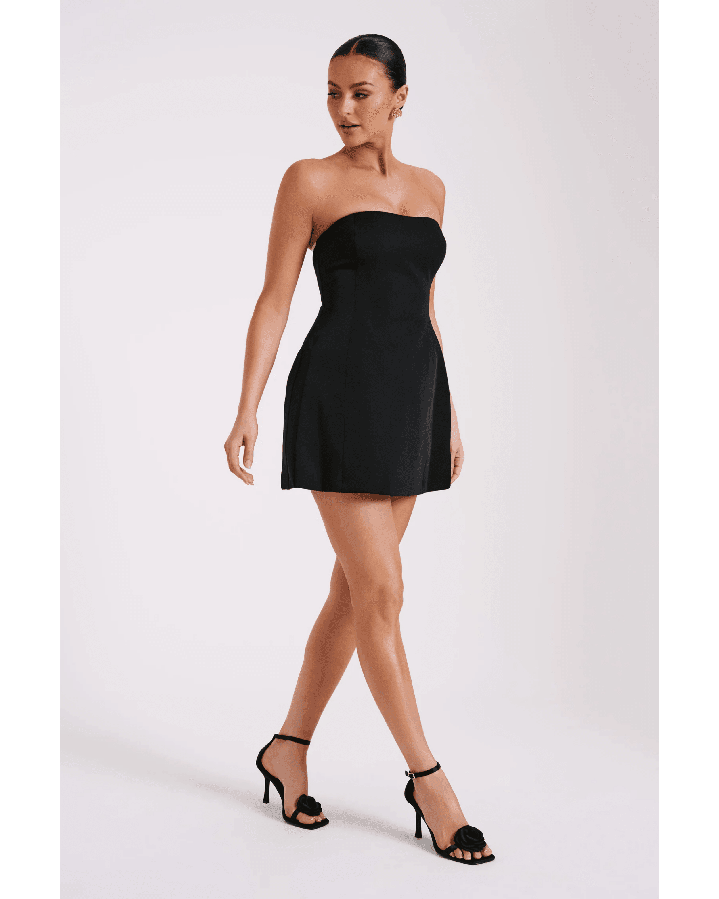 Neeka Strapless Bow Back Mini Dress - Endless - UAE Rental and Resale for Women's Fashion