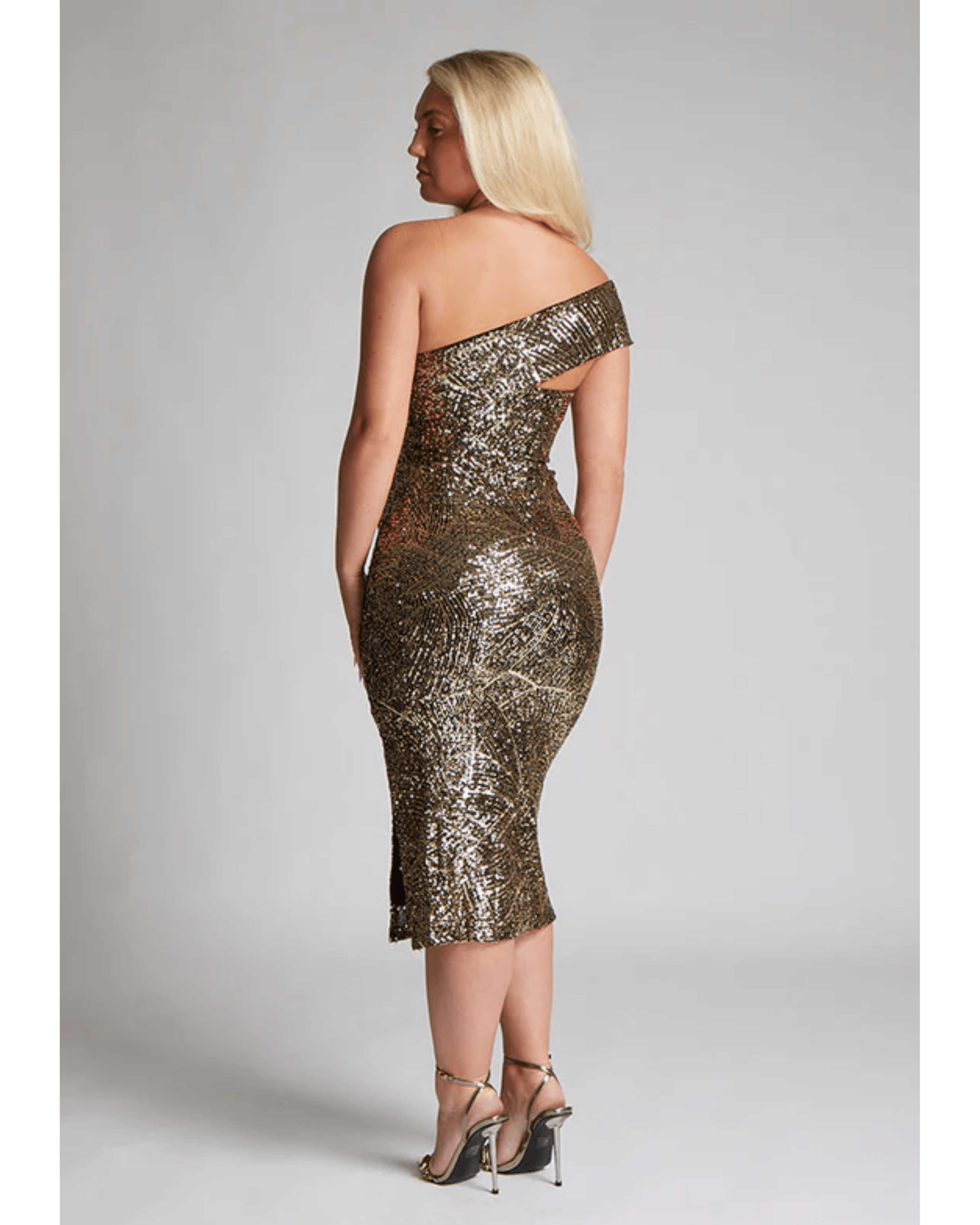 Nina Sequin Midaxi Dress - Endless - UAE Rental and Resale for Women's Fashion