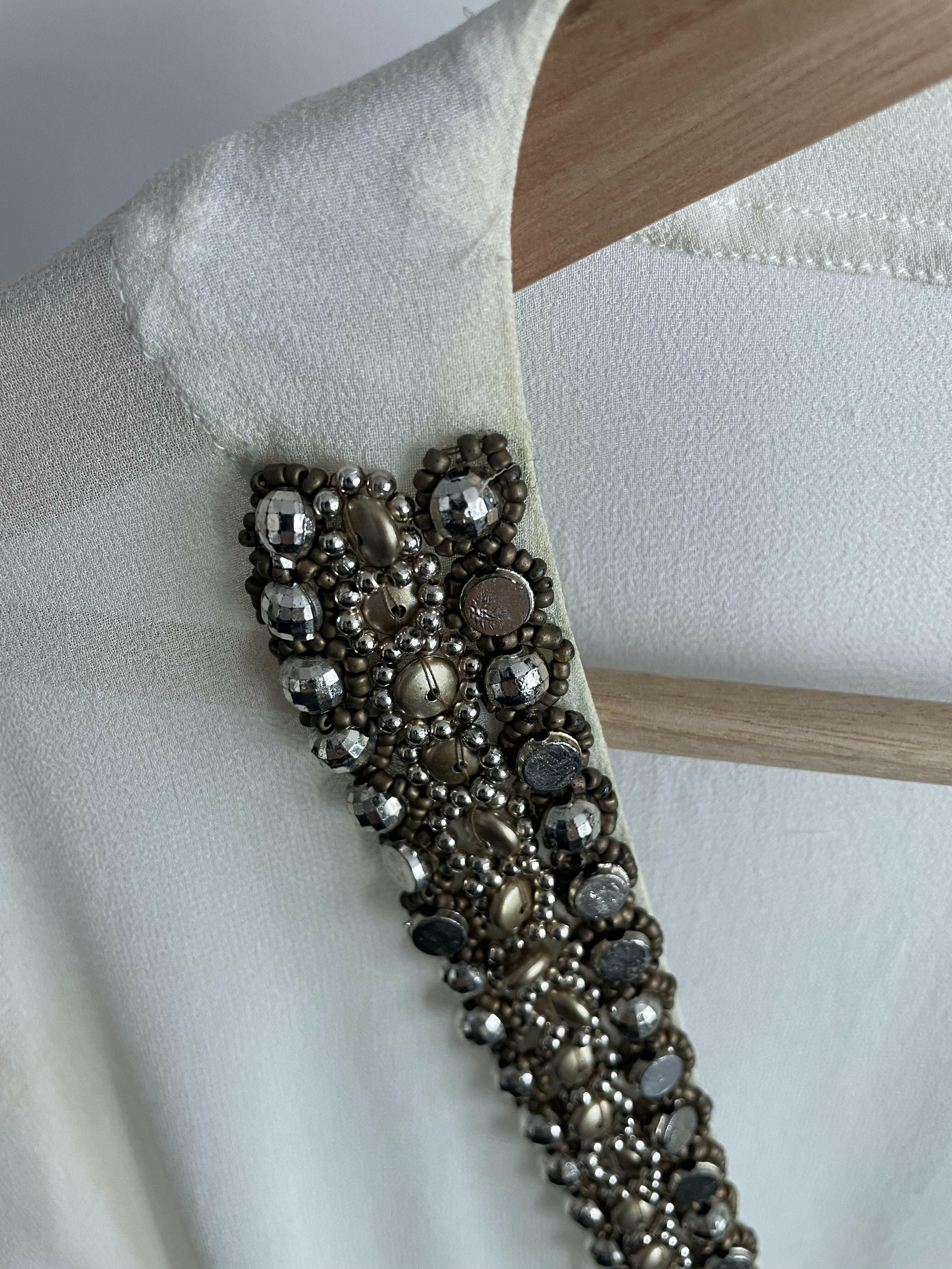 Obsidian Kaftan in Cream - Endless - UAE Rental and Resale for Women's Fashion