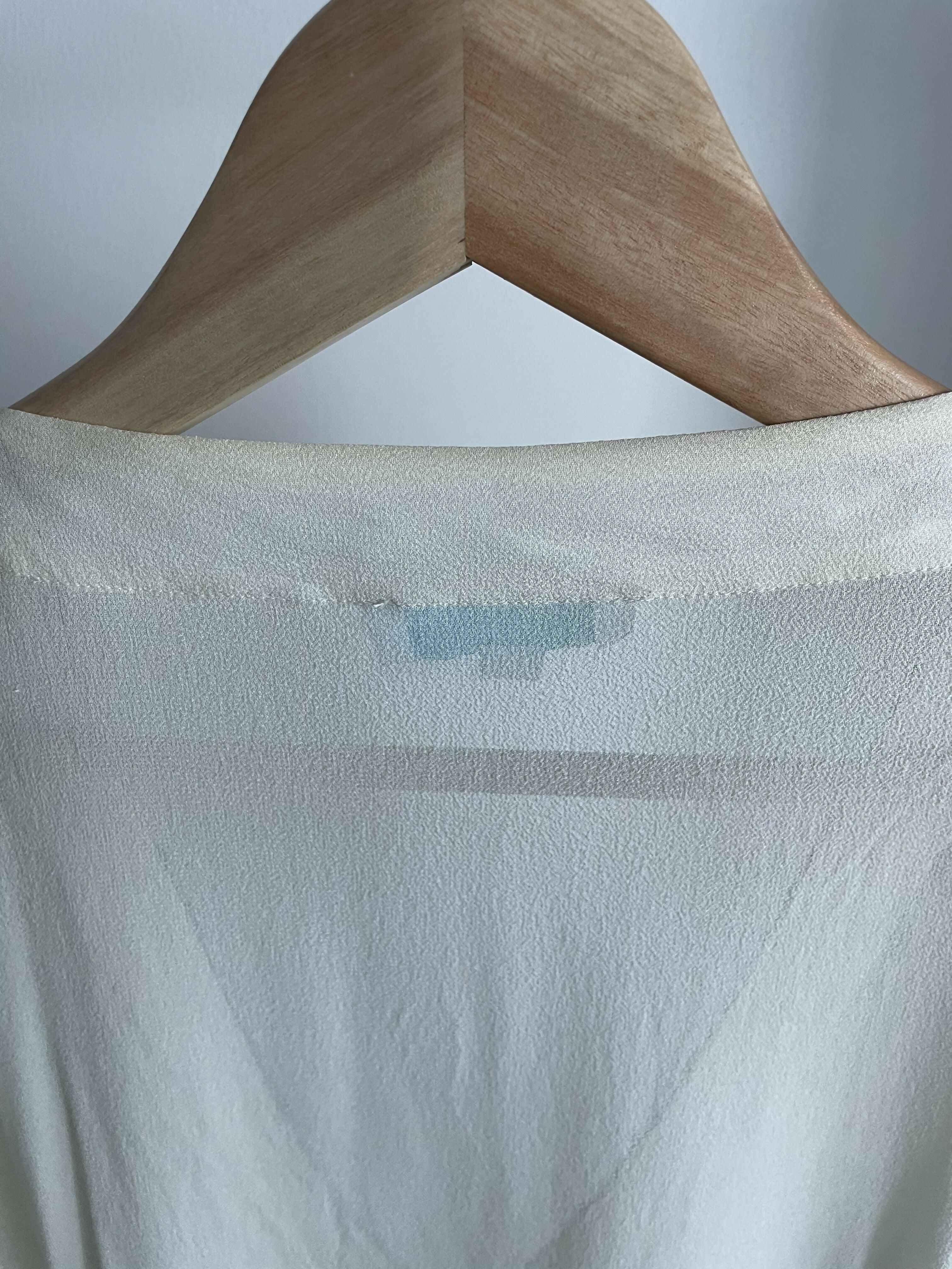Obsidian Kaftan in Cream - Endless - UAE Rental and Resale for Women's Fashion