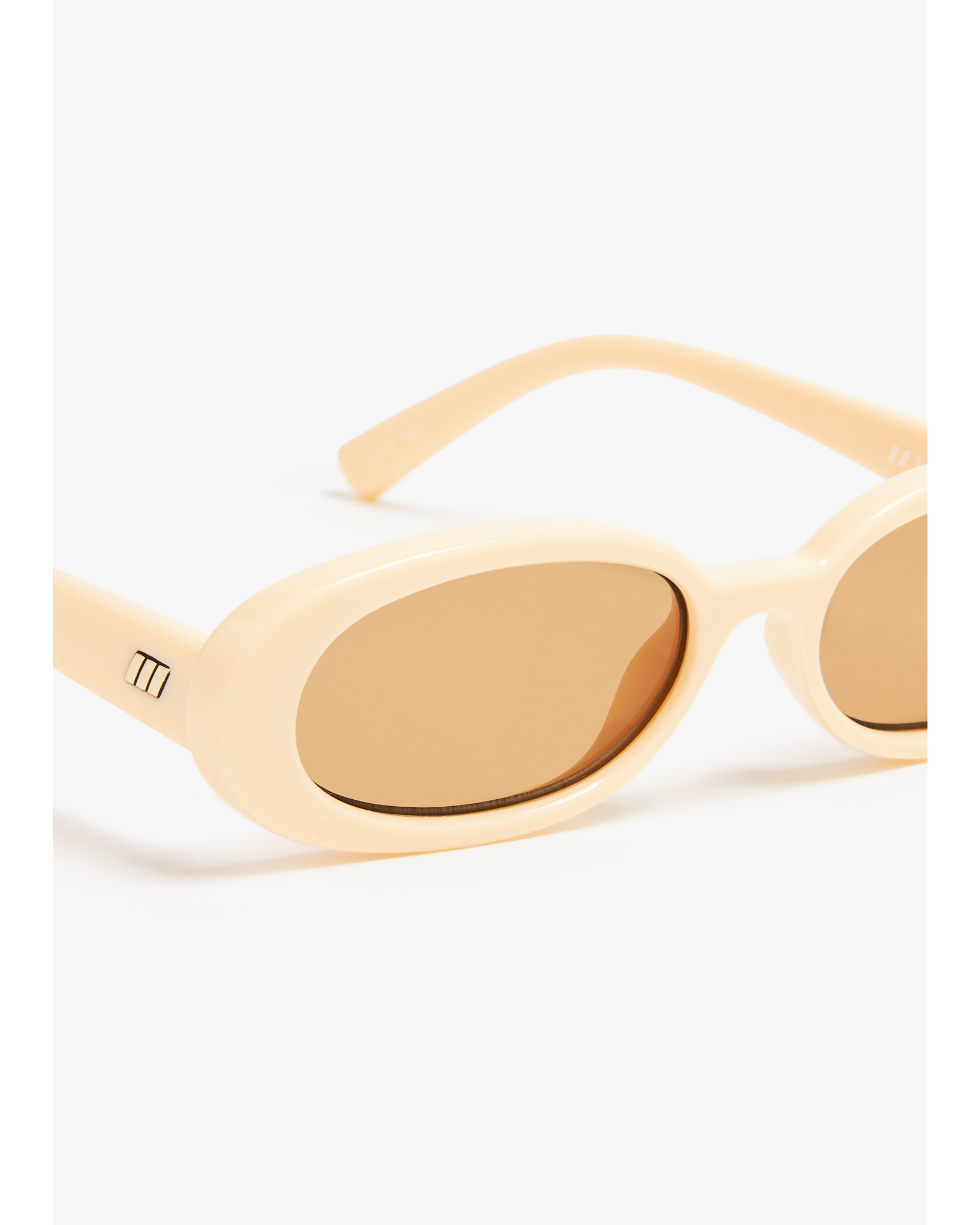 Outta Love Sunglasses - Endless - UAE Rental and Resale for Women's Fashion
