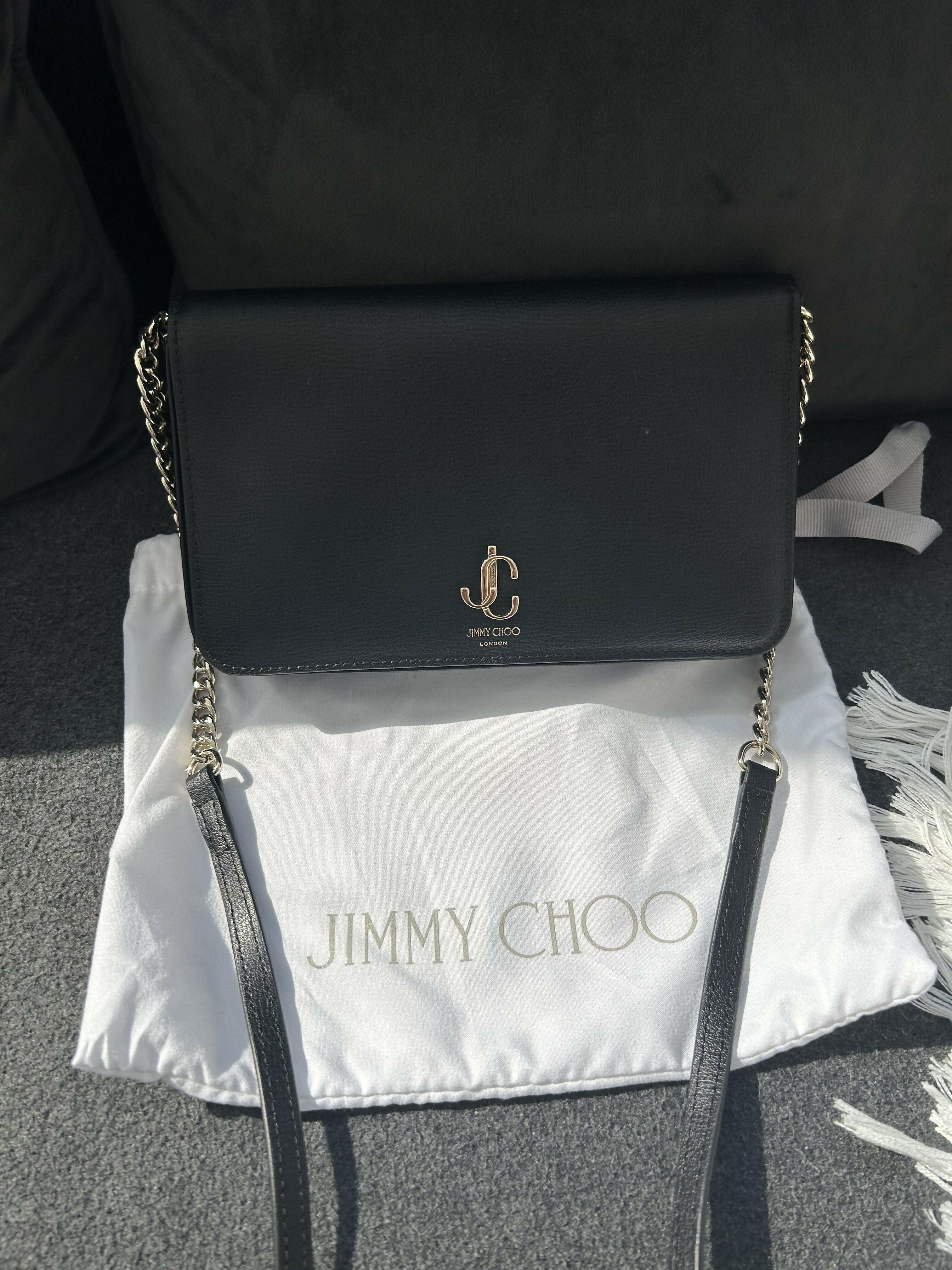 Palace Leather Wallet-On-Chain - Endless - UAE Rental and Resale for Women's Fashion