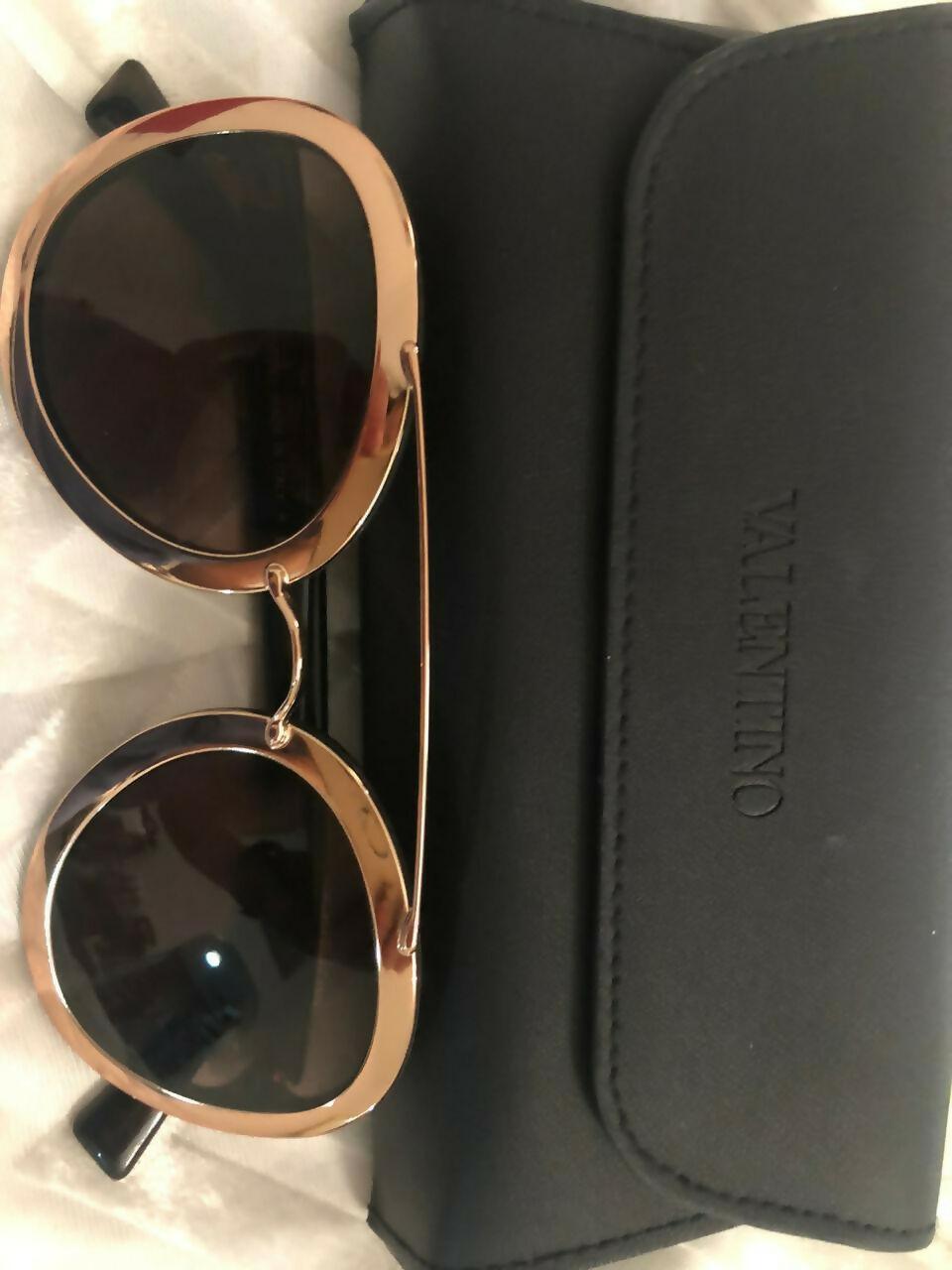 Rose Gold Aviator Sunglasses - Endless - UAE Rental and Resale for Women's Fashion