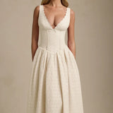 Saidey Broderie Anglaise Bow-Detail A-Line Midaxi Dress - Endless - UAE Rental and Resale for Women's Fashion