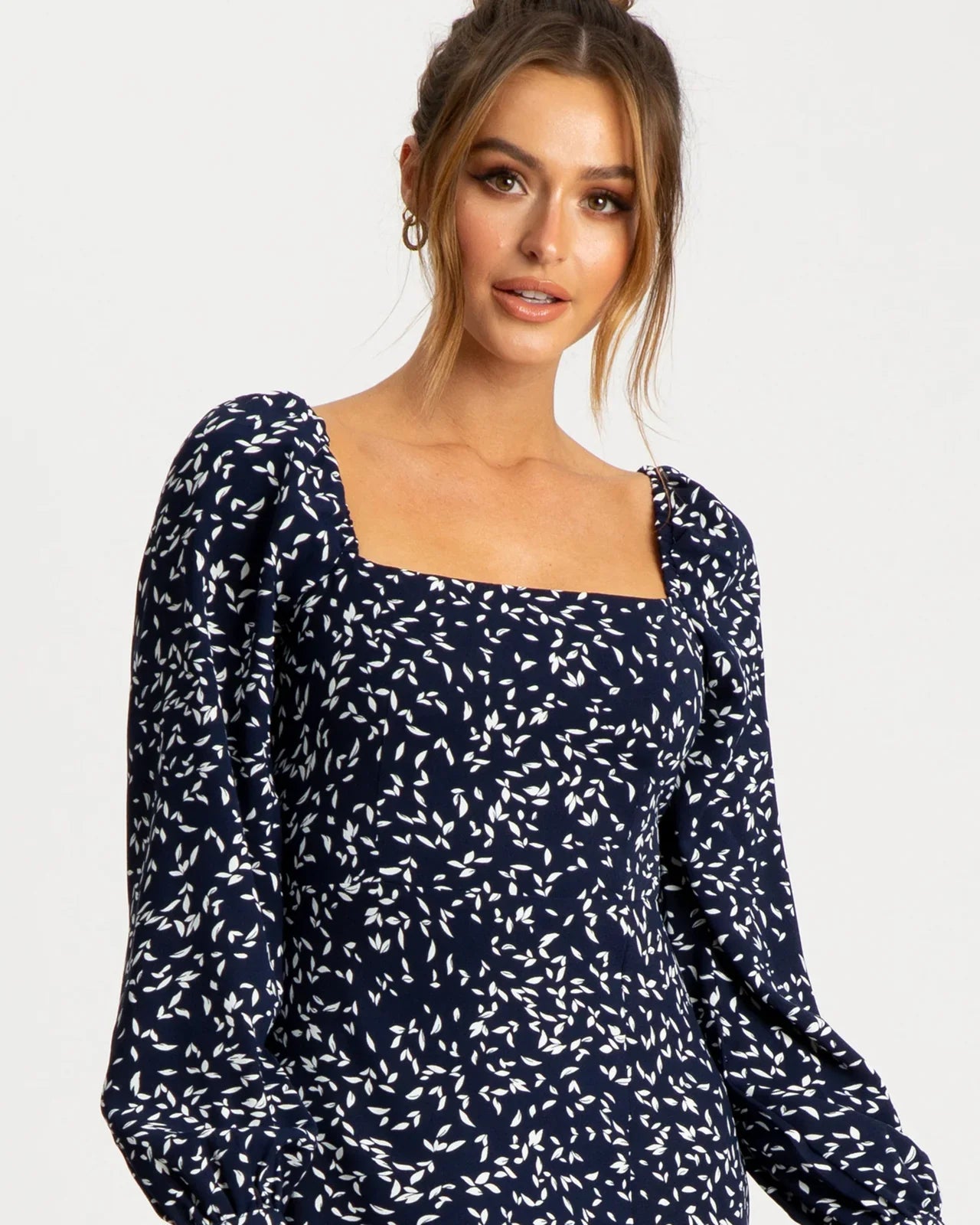 Samira Midi Dress - Endless - UAE Rental and Resale for Women's Fashion