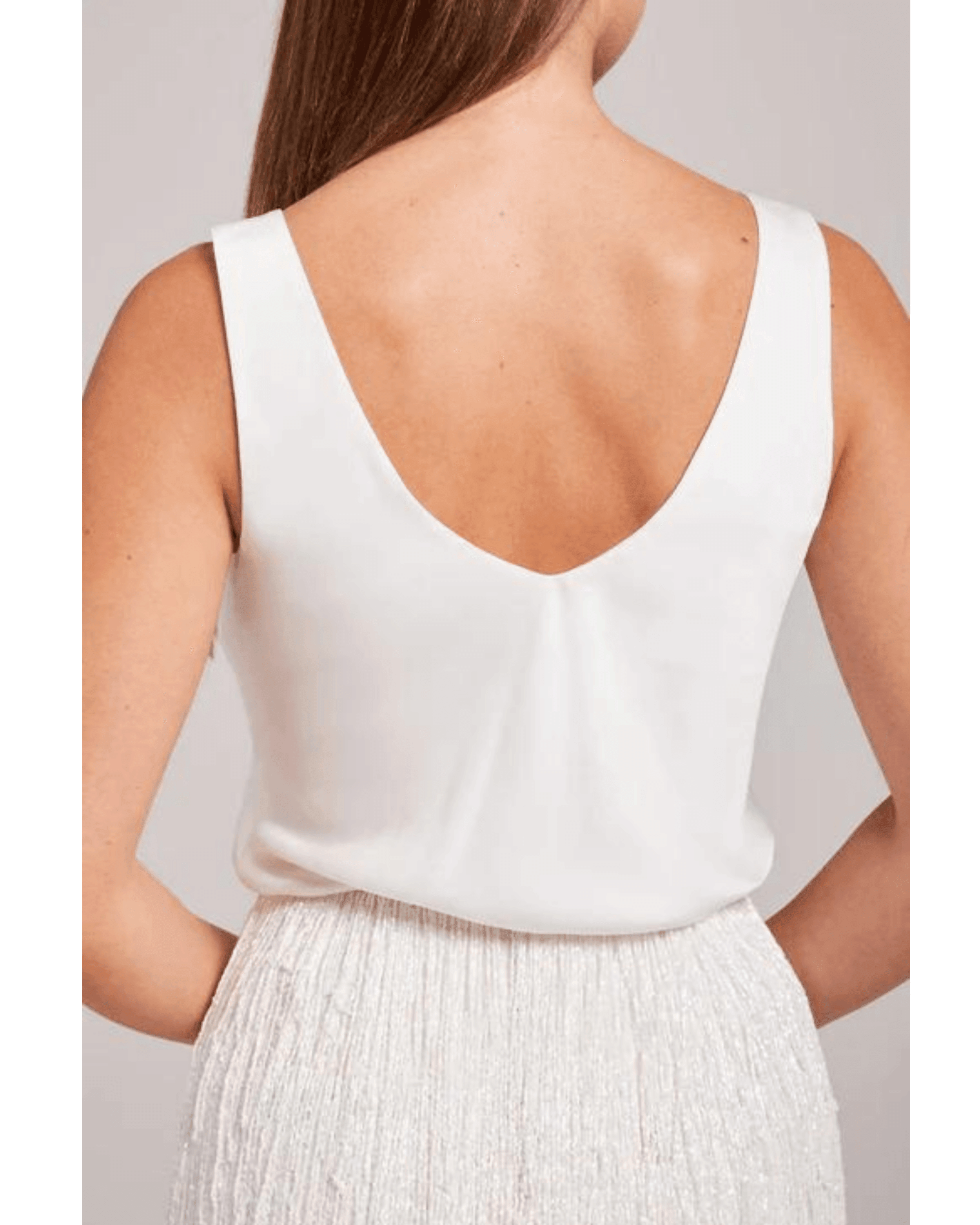 Sara White Skirt - Endless - UAE Rental and Resale for Women's Fashion