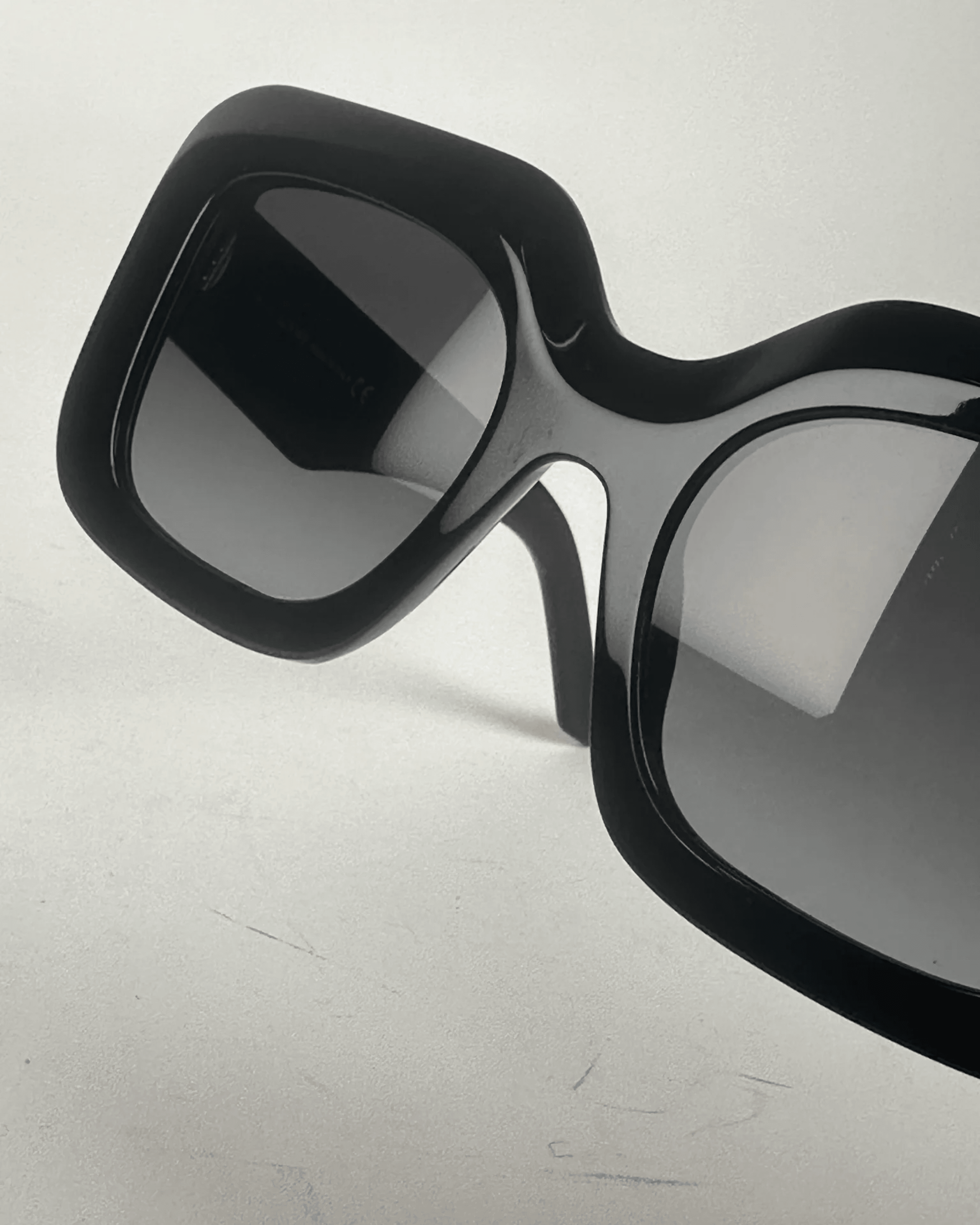 Square Anagram Sunglasses Black - Endless - UAE Rental and Resale for Women's Fashion
