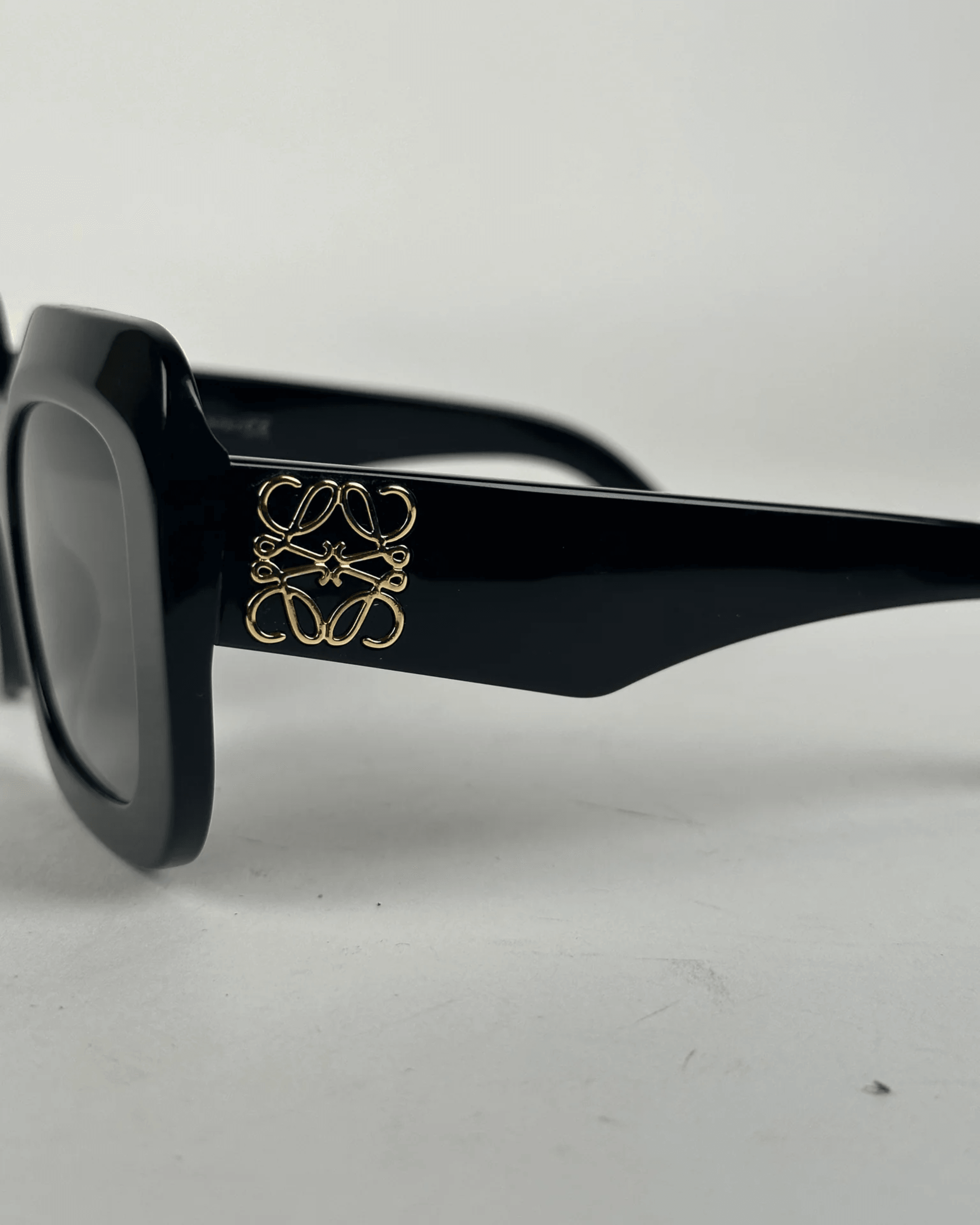 Square Anagram Sunglasses Black - Endless - UAE Rental and Resale for Women's Fashion