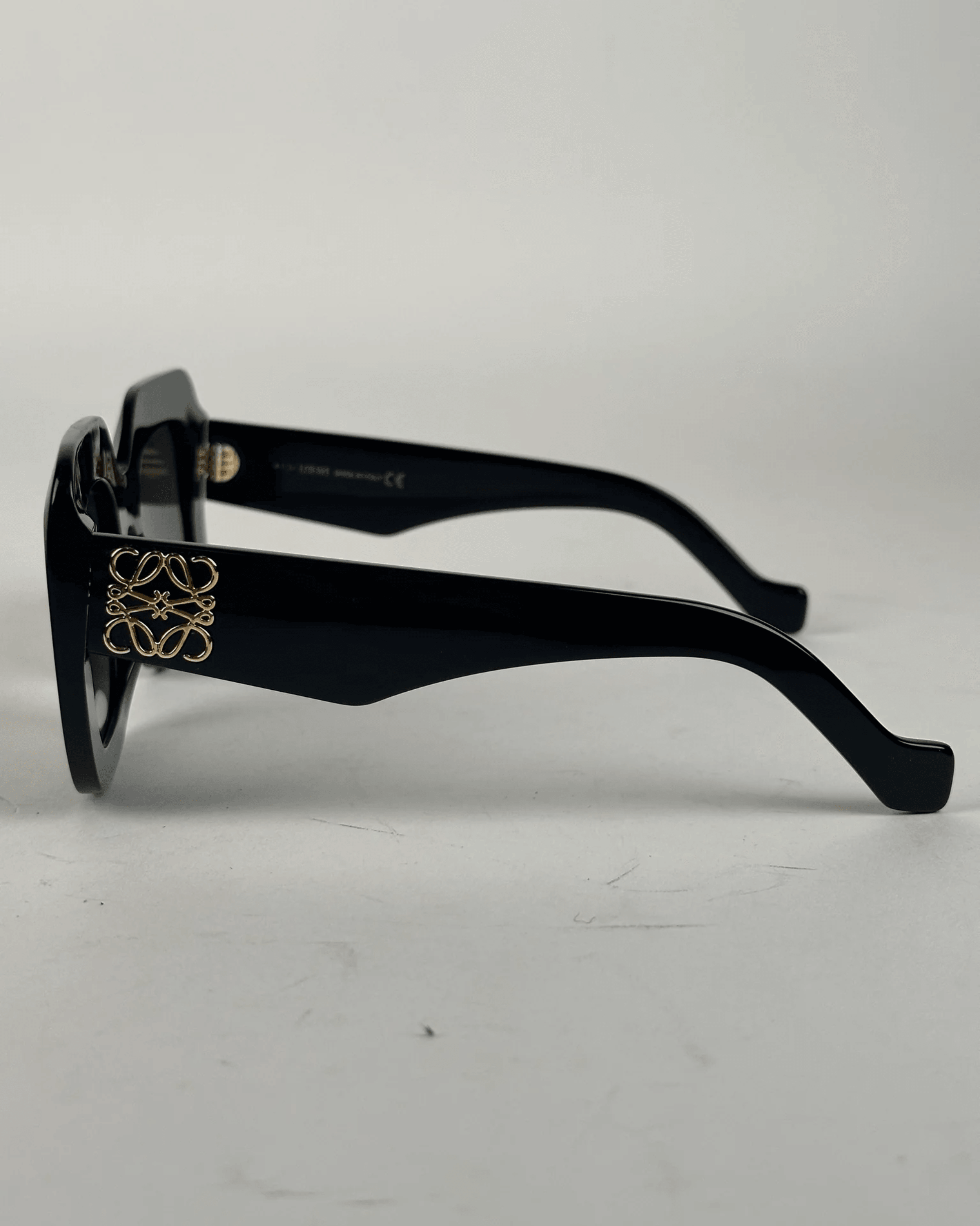 Square Anagram Sunglasses Black - Endless - UAE Rental and Resale for Women's Fashion