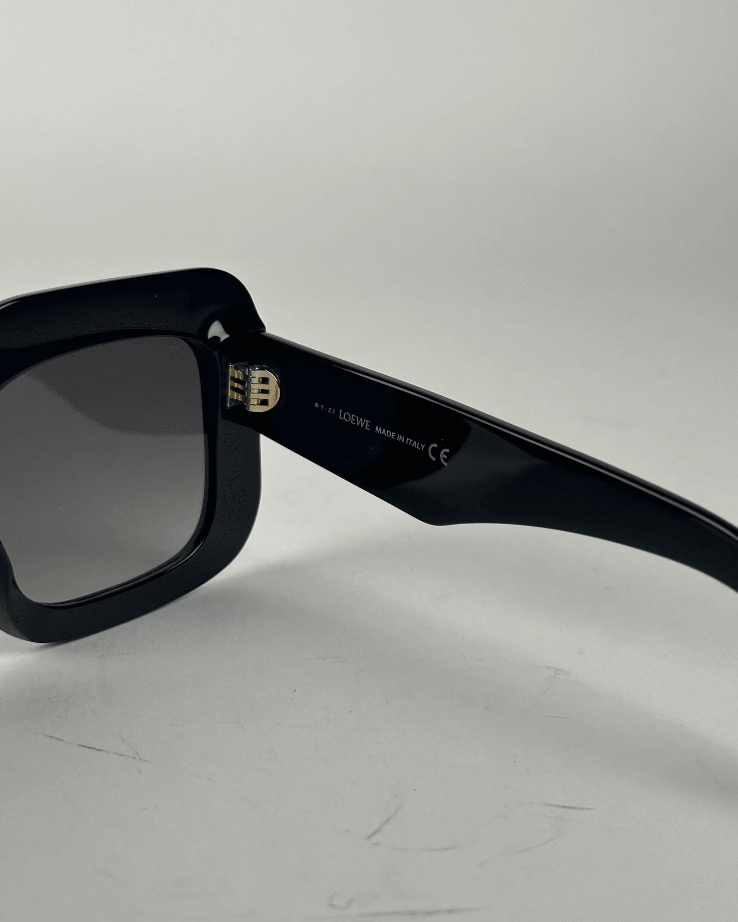 Square Anagram Sunglasses Black - Endless - UAE Rental and Resale for Women's Fashion