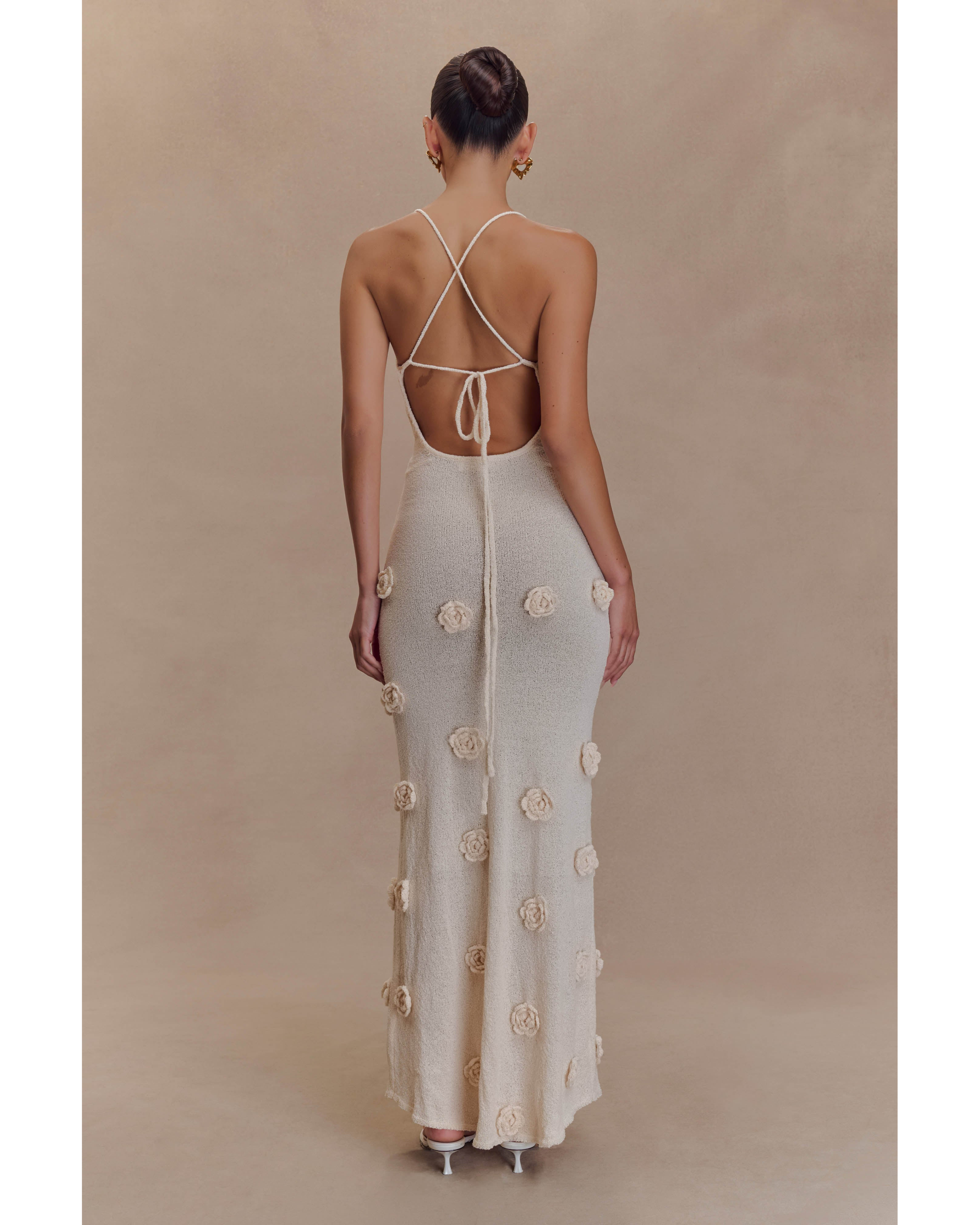 Suki Knit Maxi Dress With Flowers - Endless - UAE Rental and Resale for Women's Fashion