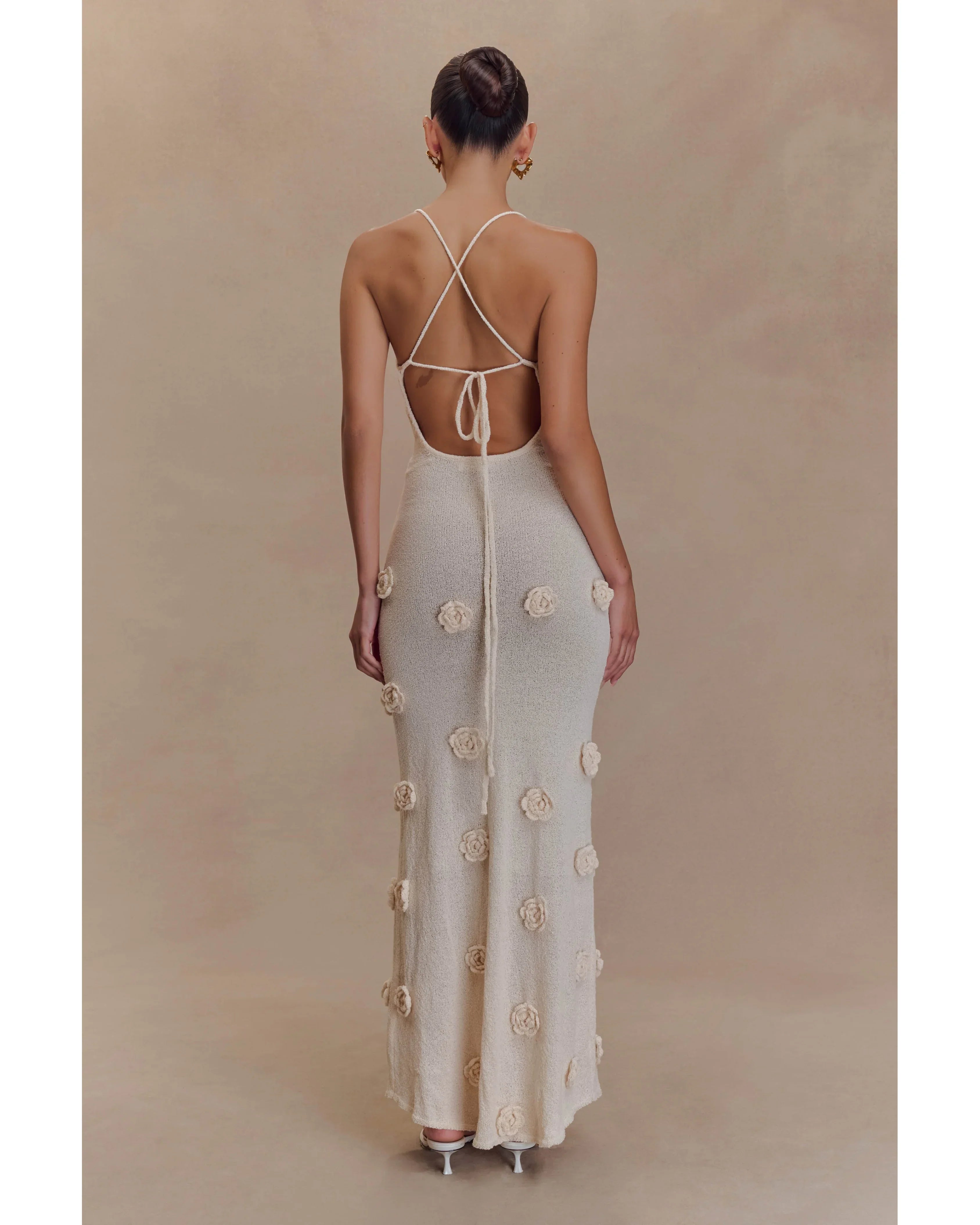 Suki Knit Maxi Dress With Flowers - Endless - UAE Rental and Resale for Women's Fashion