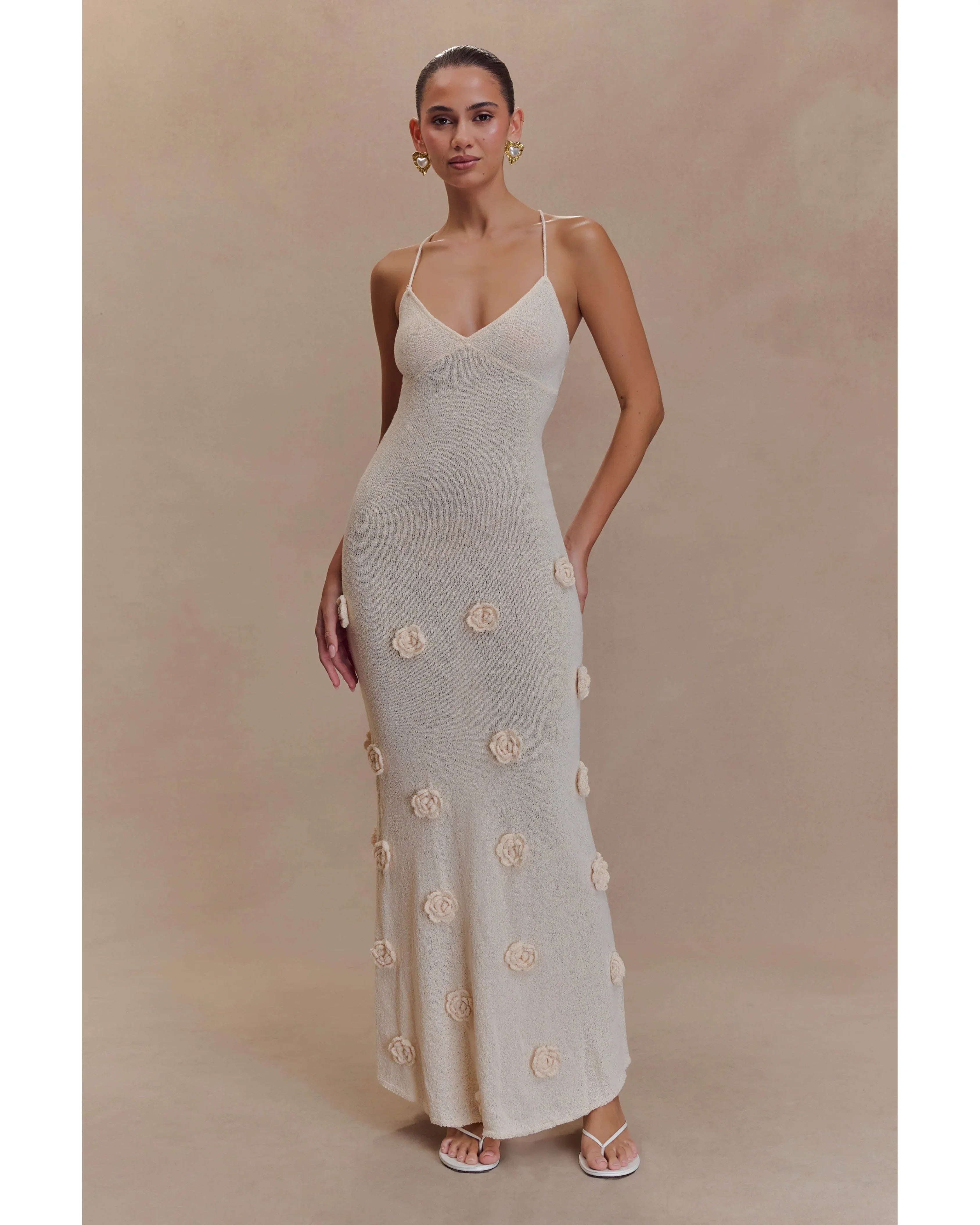 Suki Knit Maxi Dress With Flowers - Endless - UAE Rental and Resale for Women's Fashion