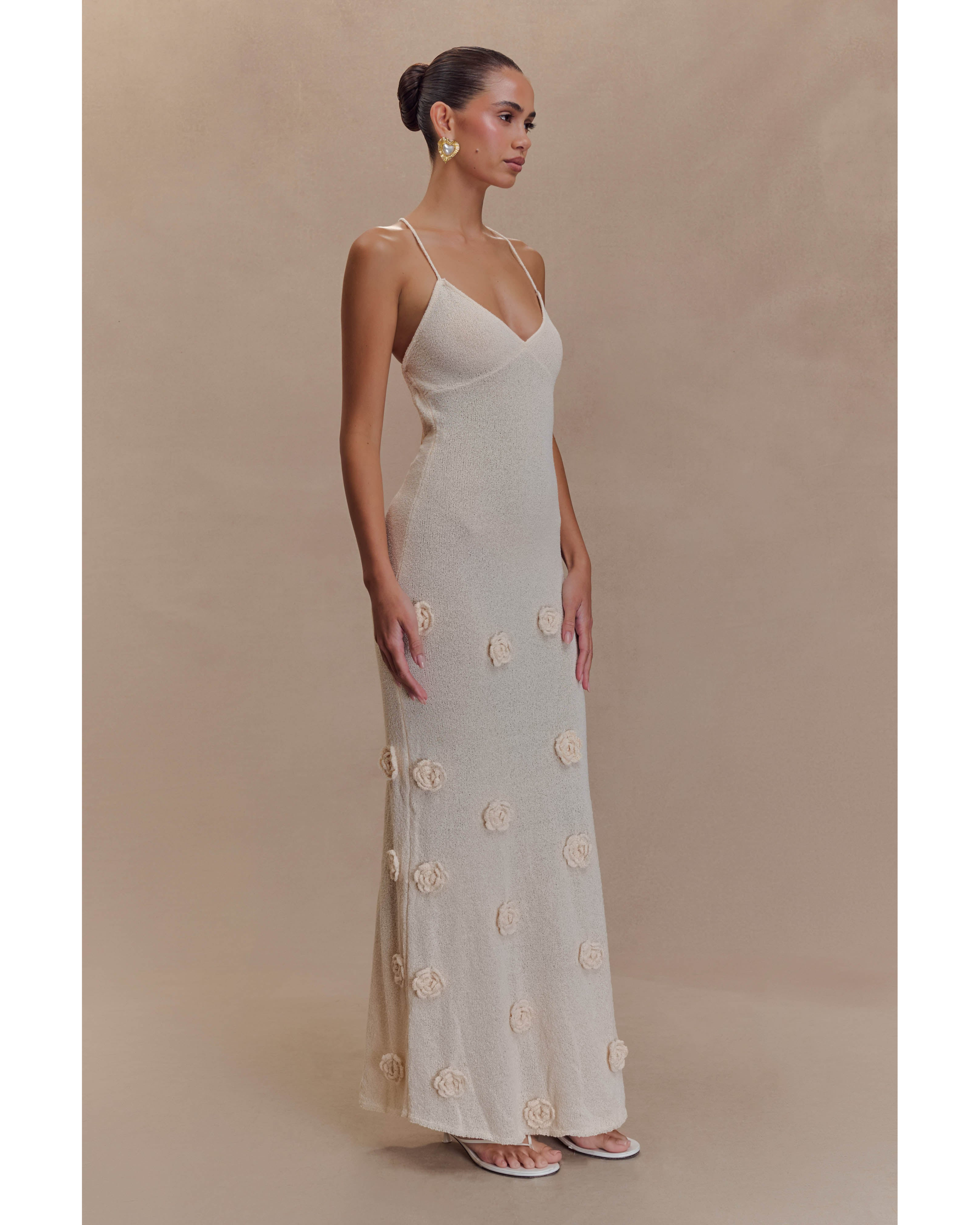 Suki Knit Maxi Dress With Flowers - Endless - UAE Rental and Resale for Women's Fashion