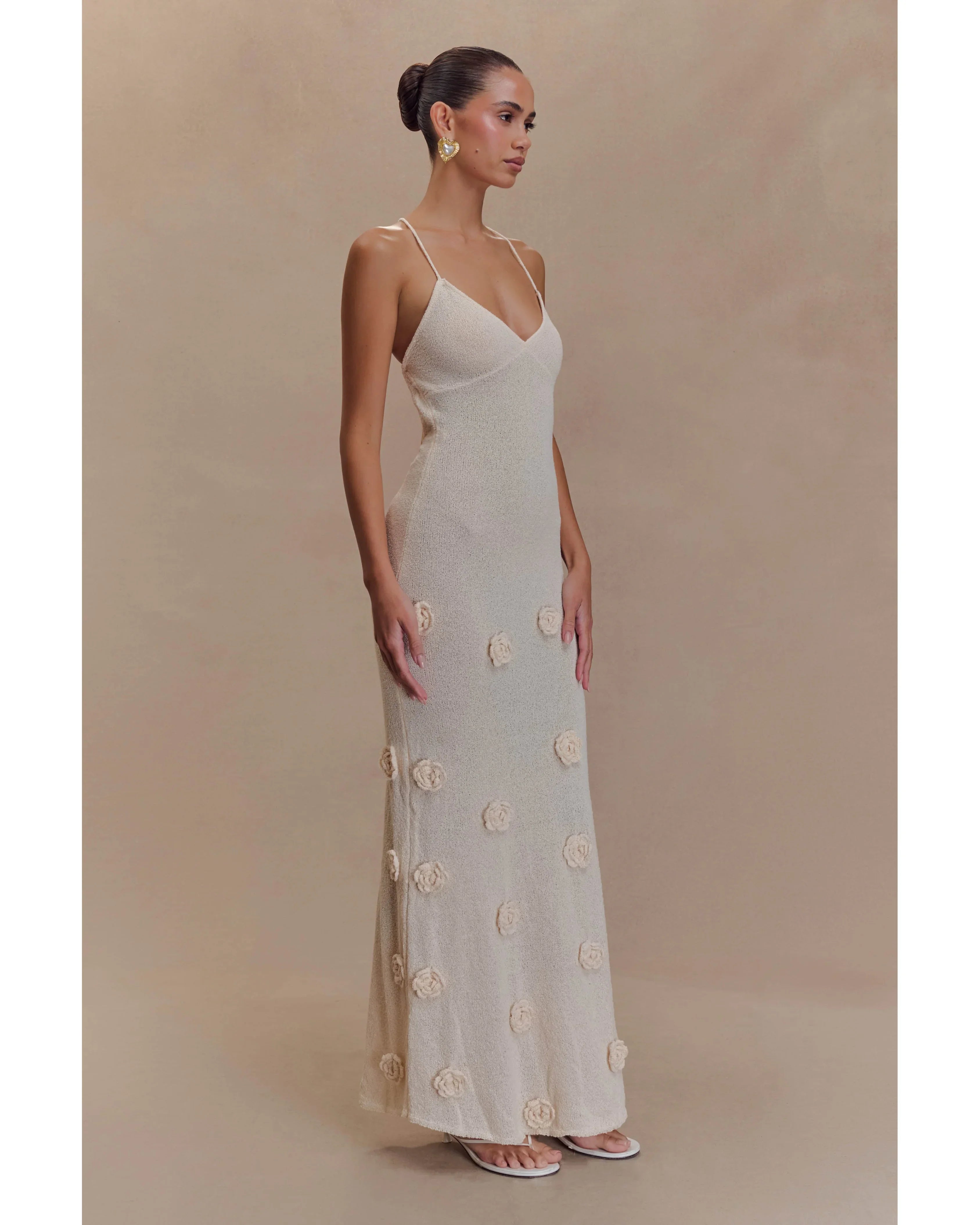 Suki Knit Maxi Dress With Flowers - Endless - UAE Rental and Resale for Women's Fashion
