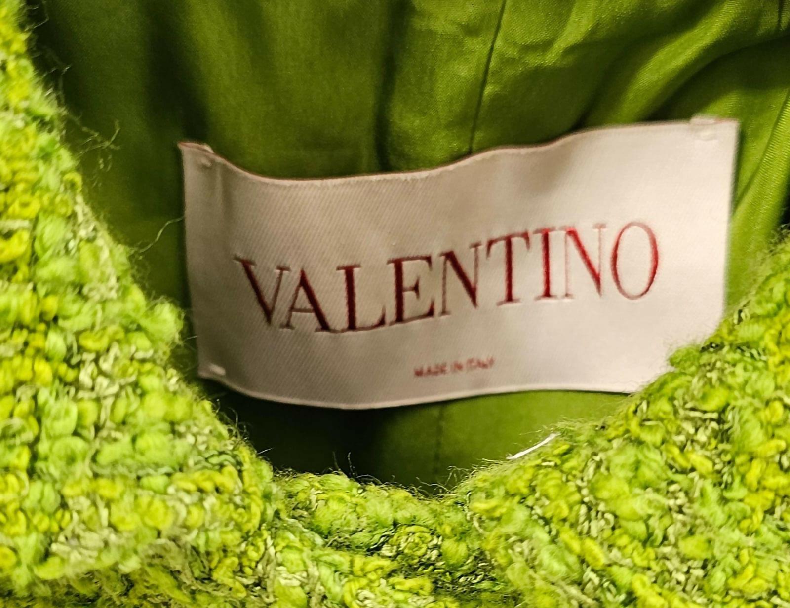 VGold Tweed Jacket - Endless - UAE Rental and Resale for Women's Fashion