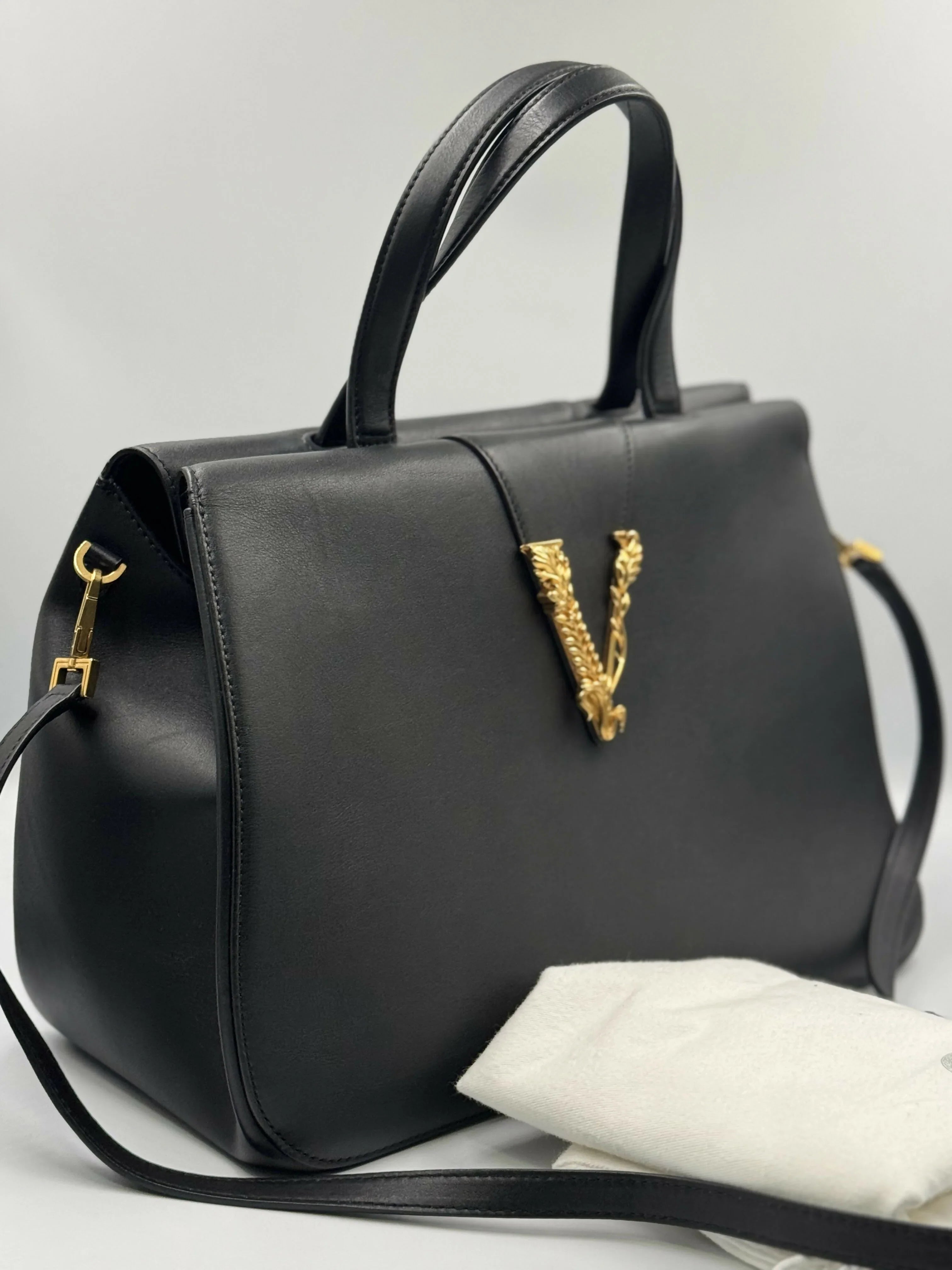 Virtus Leather 2 Way Handbag - Endless - UAE Rental and Resale for Women's Fashion