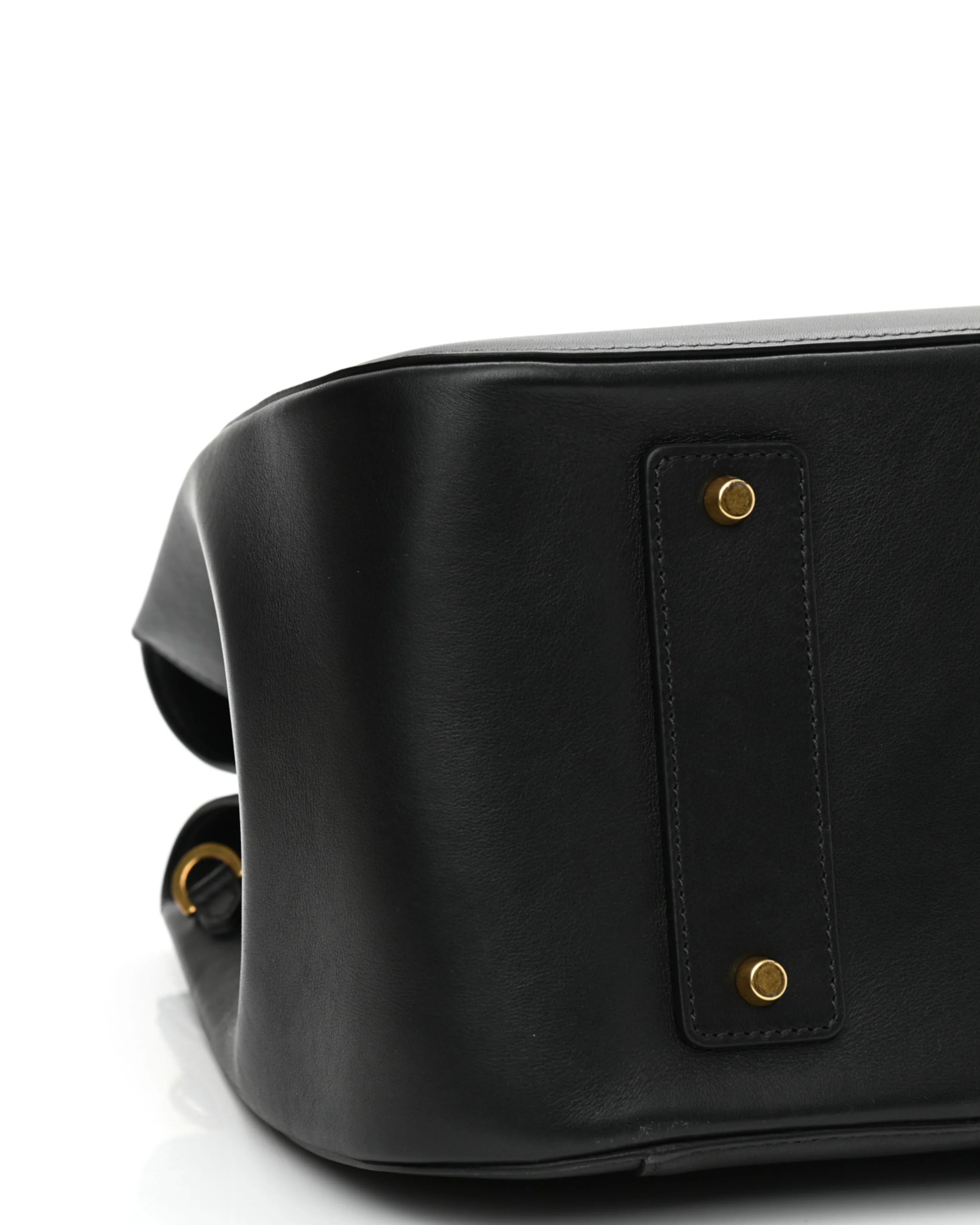 Virtus Leather 2 Way Handbag - Endless - UAE Rental and Resale for Women's Fashion