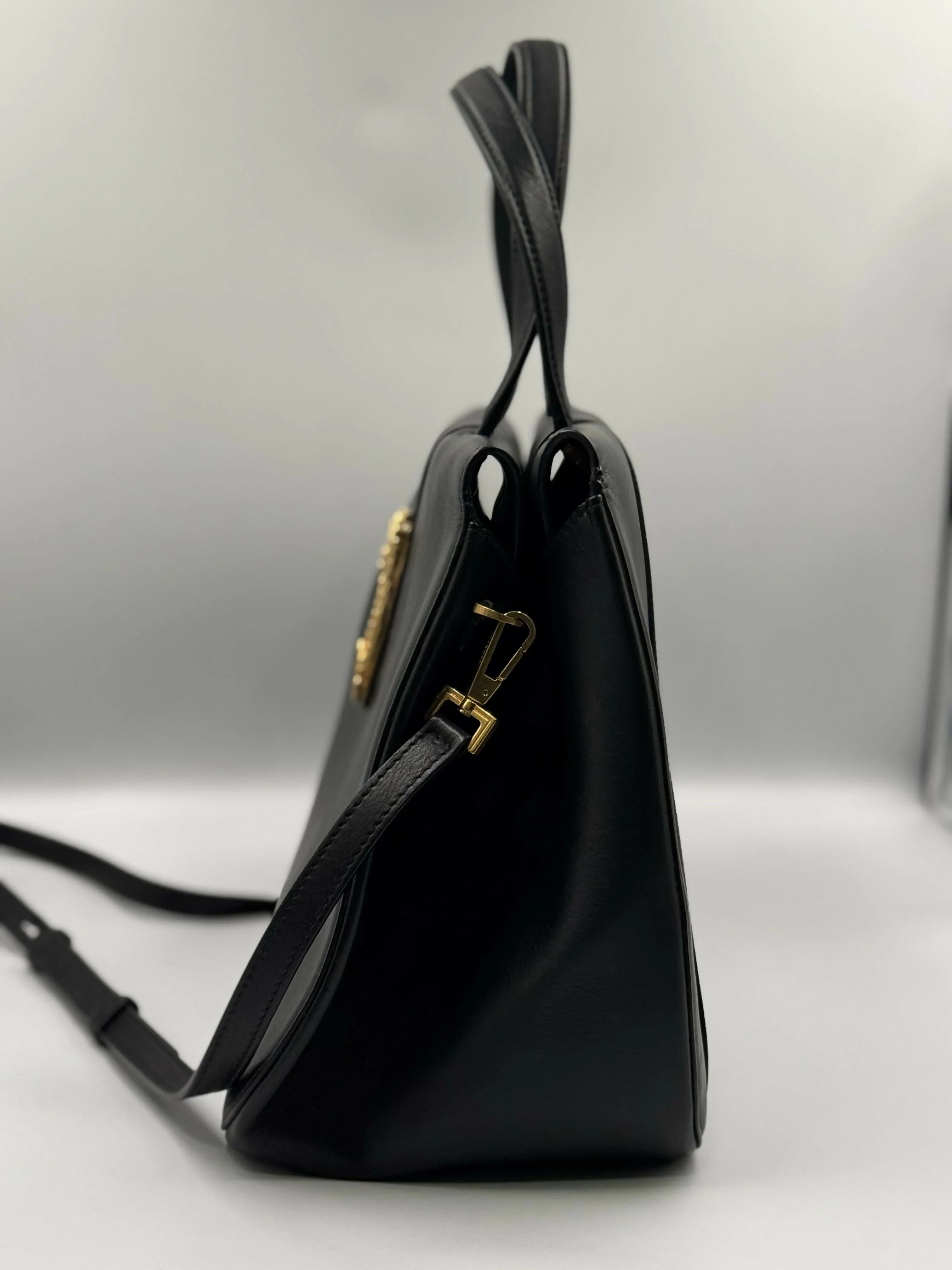 Virtus Leather 2 Way Handbag - Endless - UAE Rental and Resale for Women's Fashion