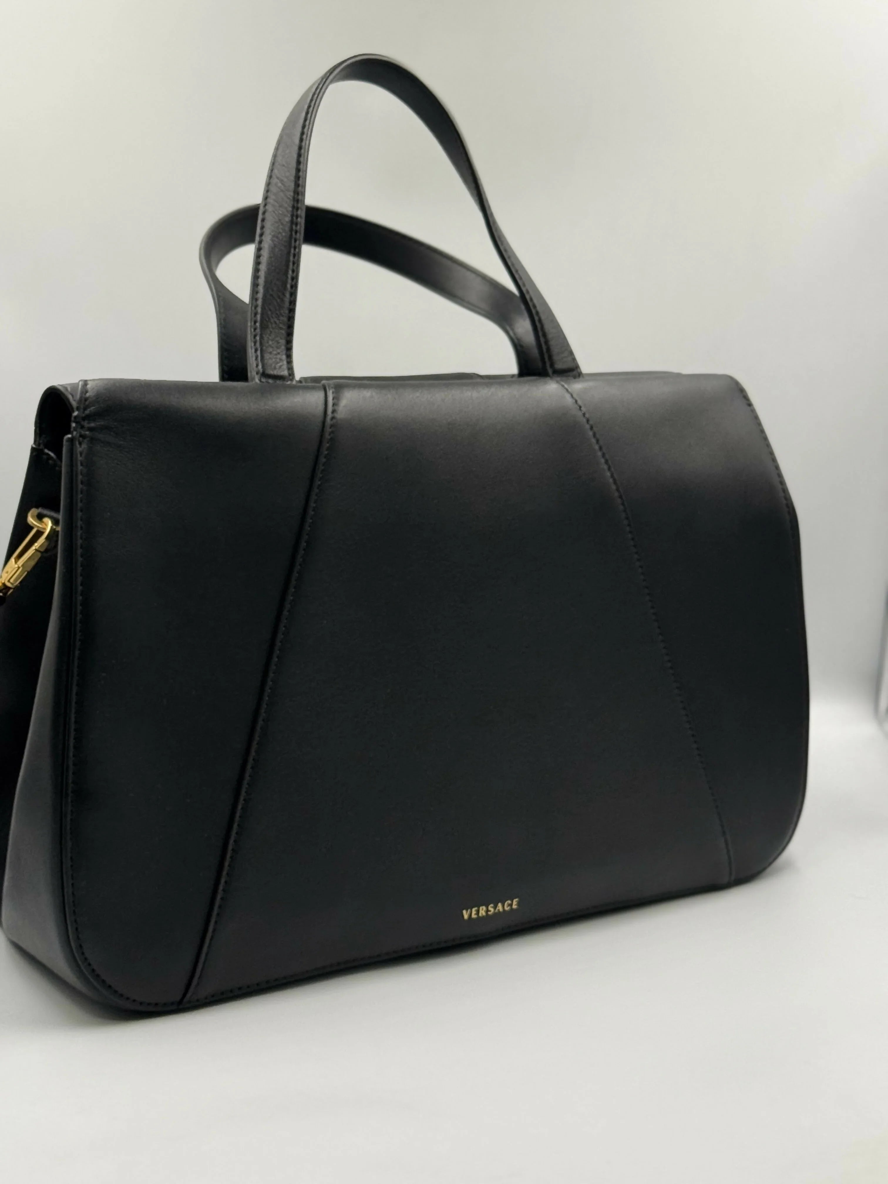 Virtus Leather 2 Way Handbag - Endless - UAE Rental and Resale for Women's Fashion