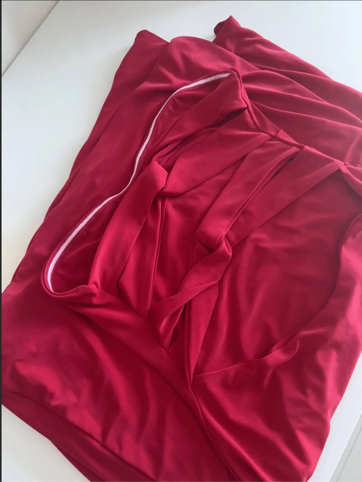 Manon Red Sweetheart Bandeau Maxi Dress - Endless - UAE Rental and Resale for Women's Fashion