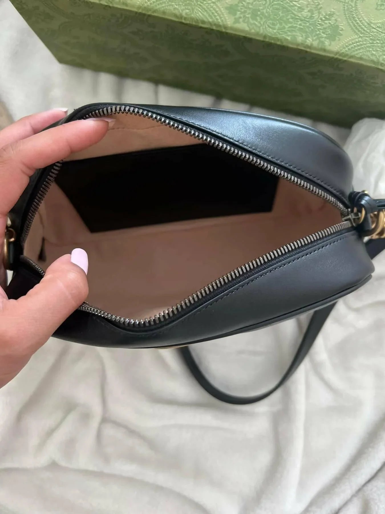 Marmont Shoulder Bag - Endless - UAE Rental and Resale for Women's Fashion