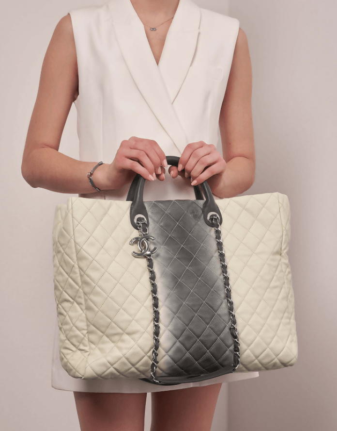 Quilted Caviar Tote Handbag - Endless - UAE Rental and Resale for Women's Fashion