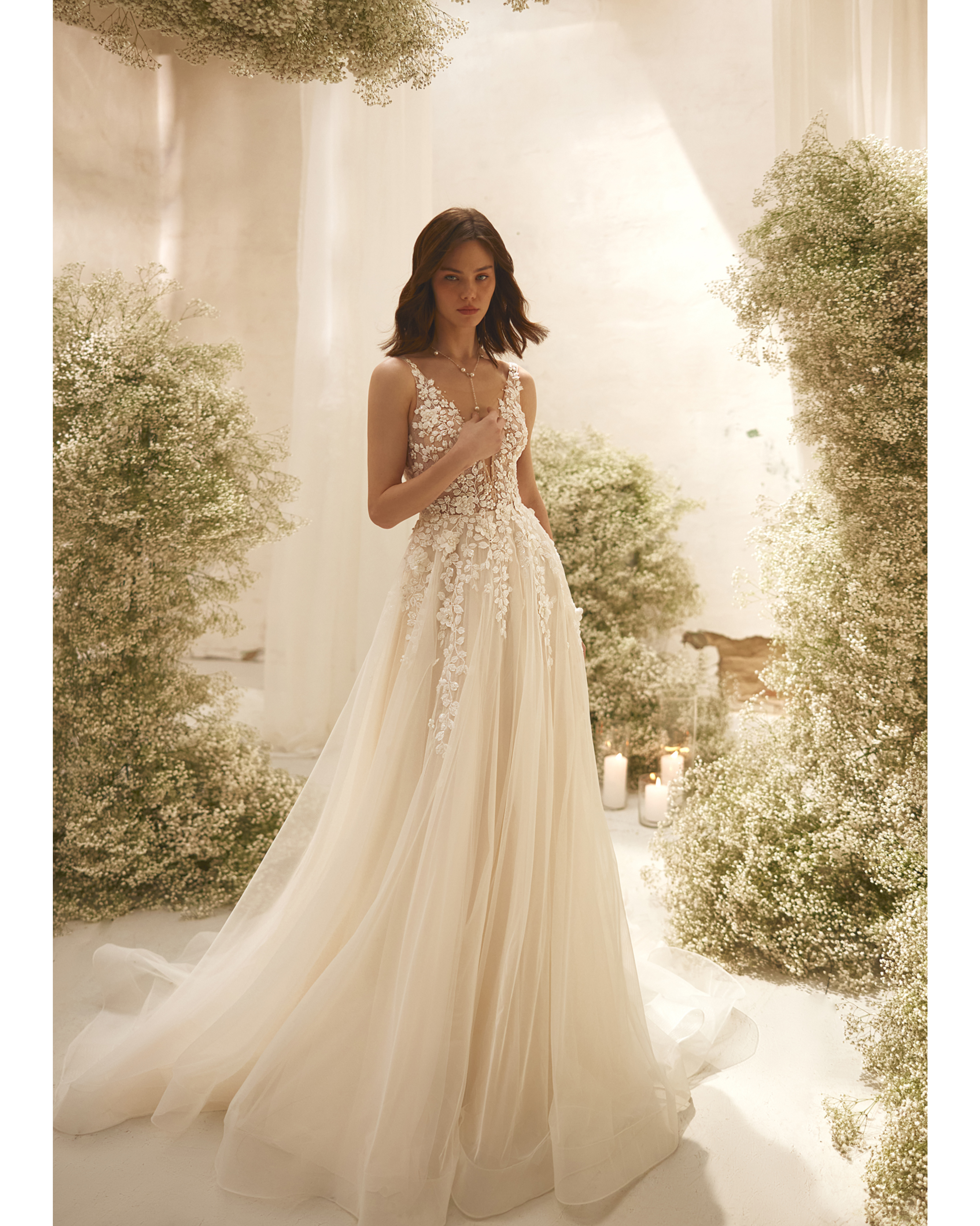 Agnes Dress in ivory with delicate lace bodice and flowing tulle skirt — Ria Tener | Endless UAE