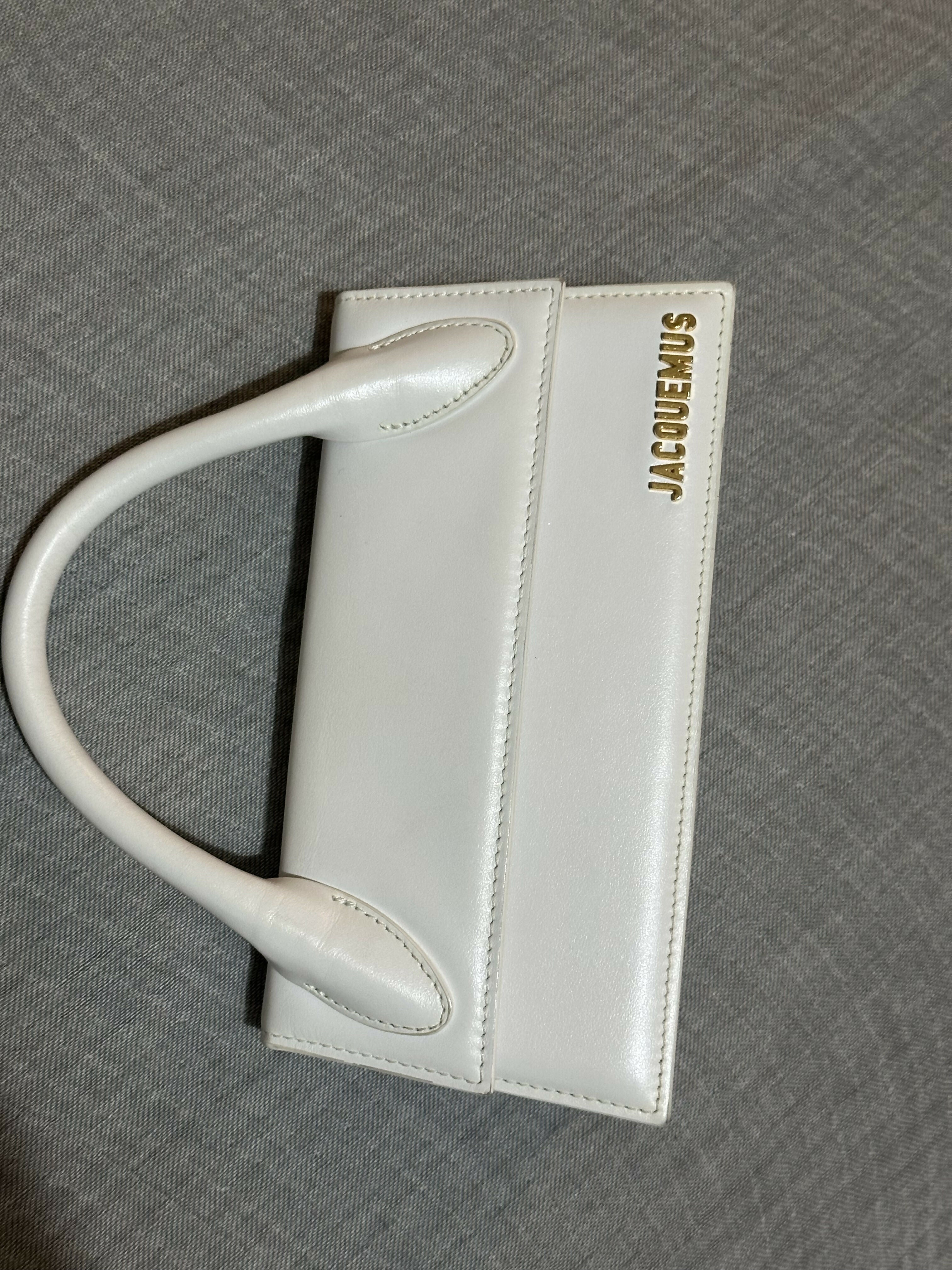 White leather shoulder bag with gold Jacquemus logo — Jacquemus | Endless UAE