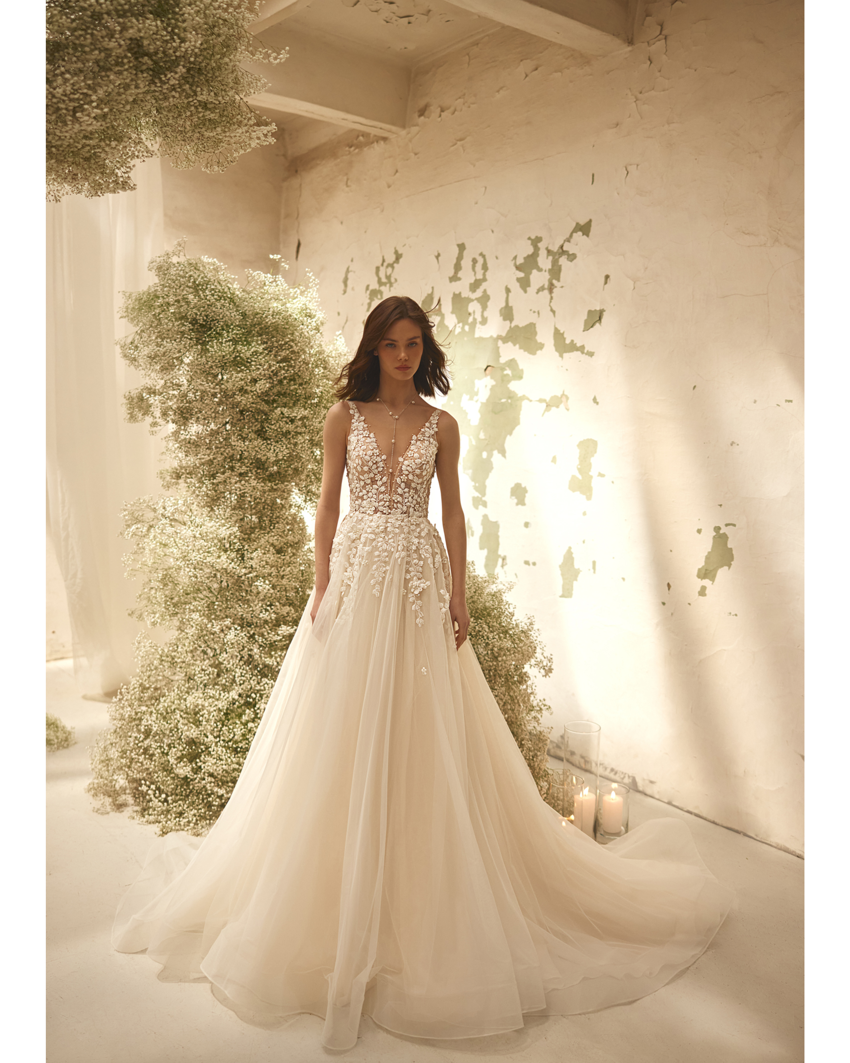 Agnes Dress in ivory with delicate lace bodice and flowing tulle skirt — Ria Tener | Endless UAE