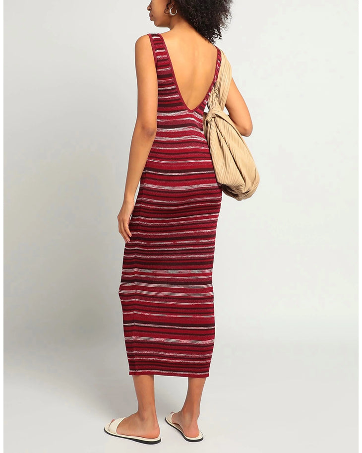 Striped knit midi dress in burgundy with beige shoulder bag and white slides — Missoni | Endless UAE